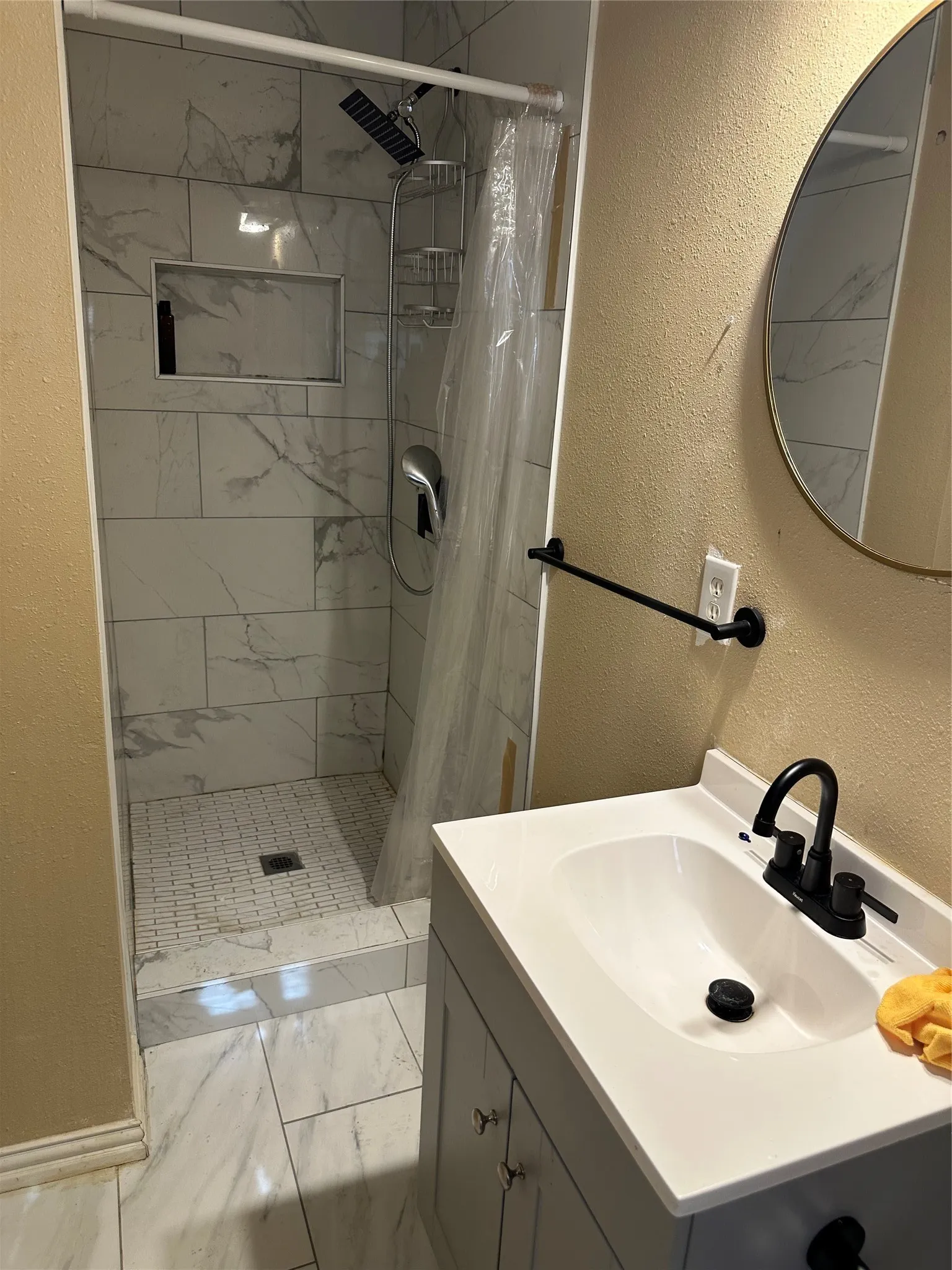 Single Family Residence For Sale in Tarrant County , 4916 Eastover Avenue, Fort Worth, Texas 76119, 3 Bedroom, 2 Bathroom, 2 Garage spaces, 1,302 Sqft, built in 1970, mls#21358351, Real Estate Agent in Fort Worth, Homes For Sale in Tarrant county, Homes For Sale in Fort Worth, Realtor in Fort Worth Texas, Real Estate Brokerage Independent Realty Texas, Luminita Cordes Realtor