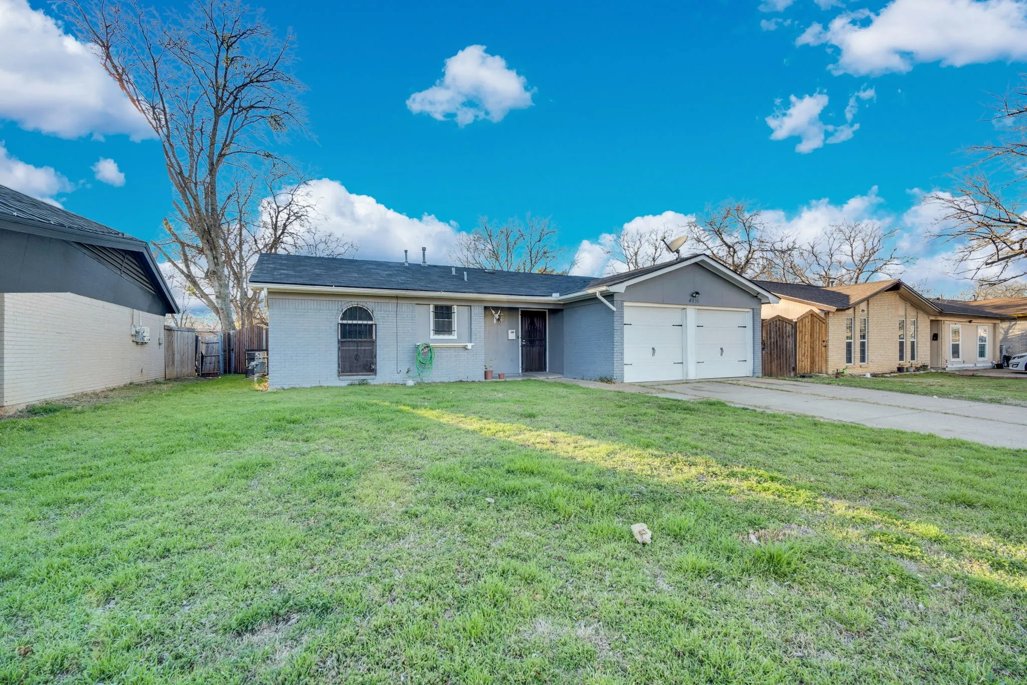 Single Family Residence For Sale in Tarrant County , 4916 Eastover Avenue, Fort Worth, Texas 76119, 3 Bedroom, 2 Bathroom, 2 Garage spaces, 1,302 Sqft, built in 1970, mls#21358351, Real Estate Agent in Fort Worth, Homes For Sale in Tarrant county, Homes For Sale in Fort Worth, Realtor in Fort Worth Texas, Real Estate Brokerage Independent Realty Texas, Luminita Cordes Realtor