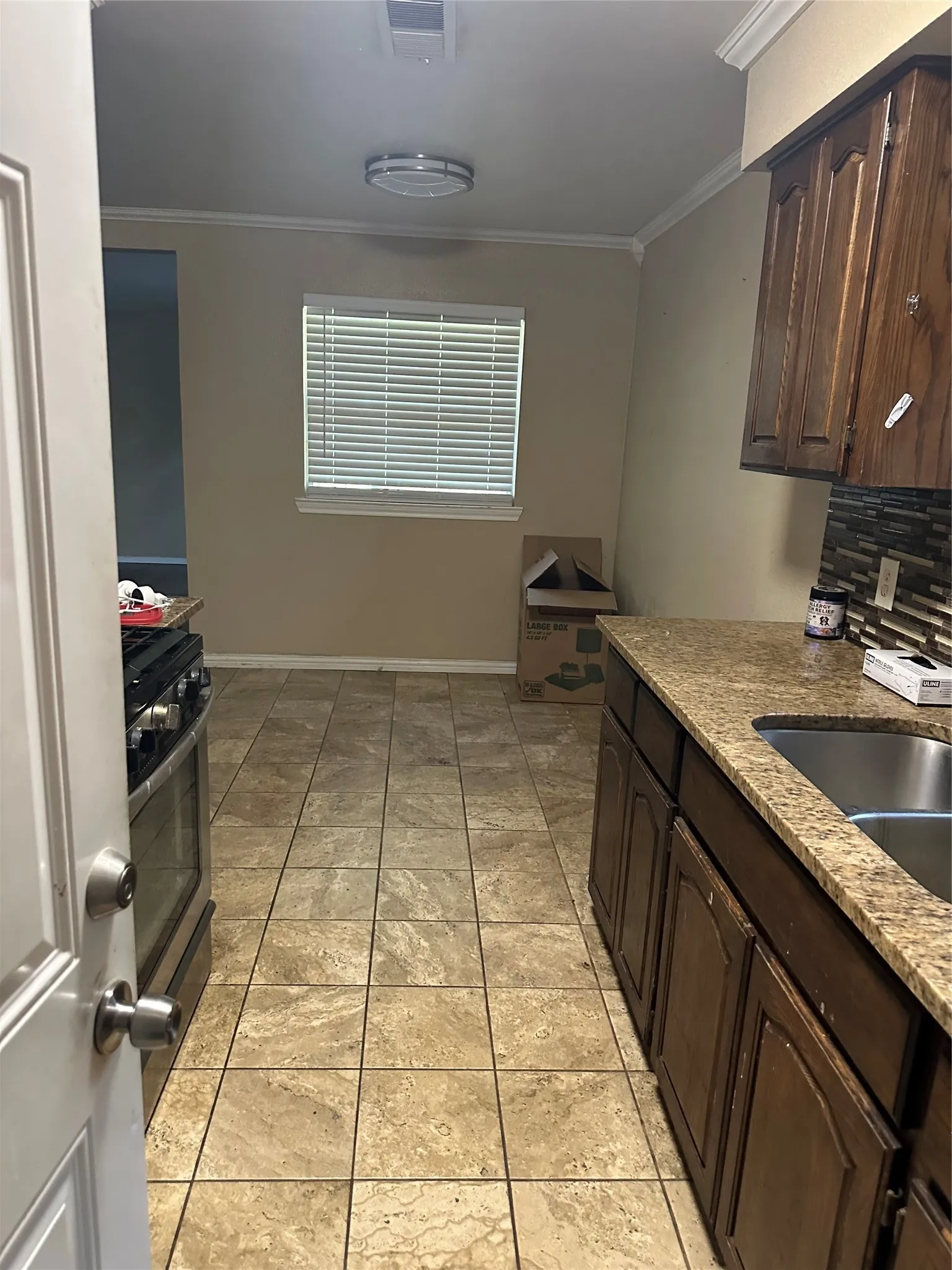 Single Family Residence For Sale in Tarrant County , 4916 Eastover Avenue, Fort Worth, Texas 76119, 3 Bedroom, 2 Bathroom, 2 Garage spaces, 1,302 Sqft, built in 1970, mls#21358351, Real Estate Agent in Fort Worth, Homes For Sale in Tarrant county, Homes For Sale in Fort Worth, Realtor in Fort Worth Texas, Real Estate Brokerage Independent Realty Texas, Luminita Cordes Realtor