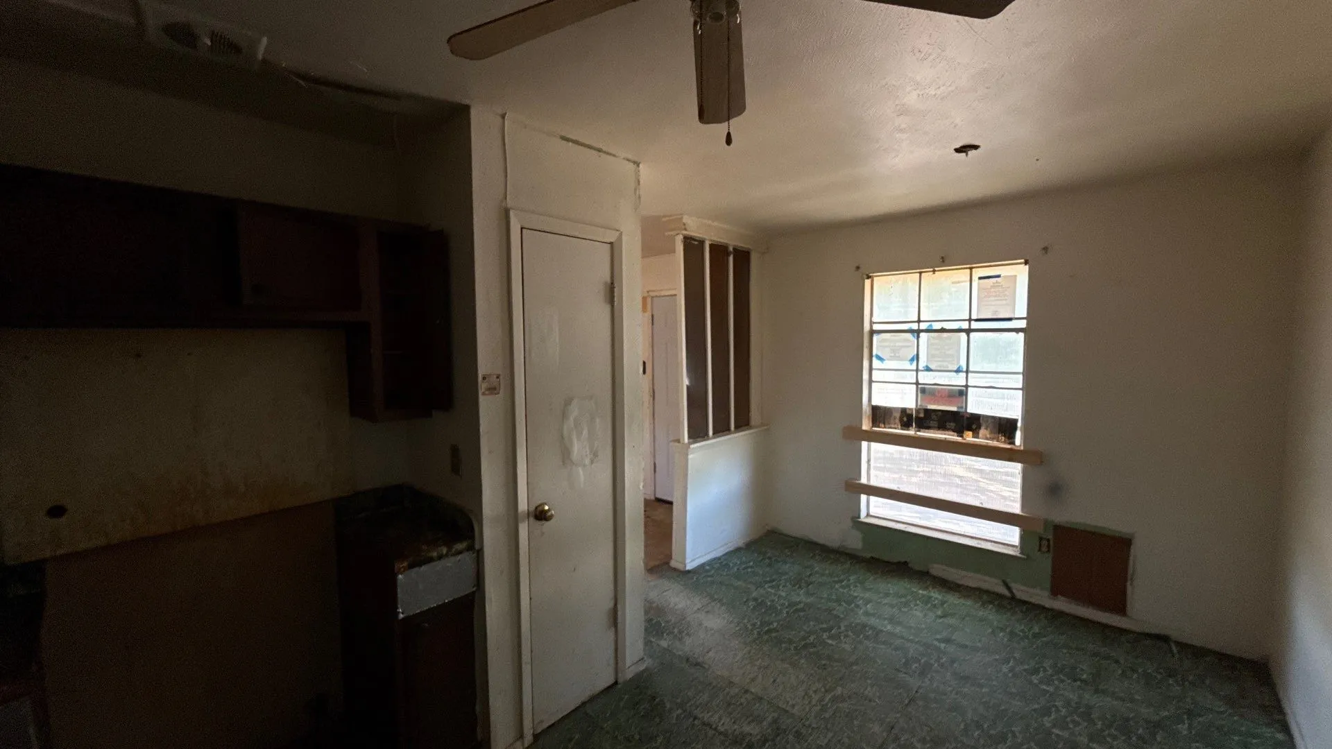 Single Family Residence For Sale in Dallas County , 3976 Avocado Drive, Dallas, Texas 75241, 3 Bedroom, 2 Bathroom, 1 Garage spaces, 1,125 Sqft, built in 1971, Price $124,900, mls#21355771, Real Estate Agent in Dallas, Homes For Sale in Dallas county, Homes For Sale in Dallas, Realtor in Dallas Texas, Real Estate Brokerage Independent Realty Texas, Luminita Cordes Realtor