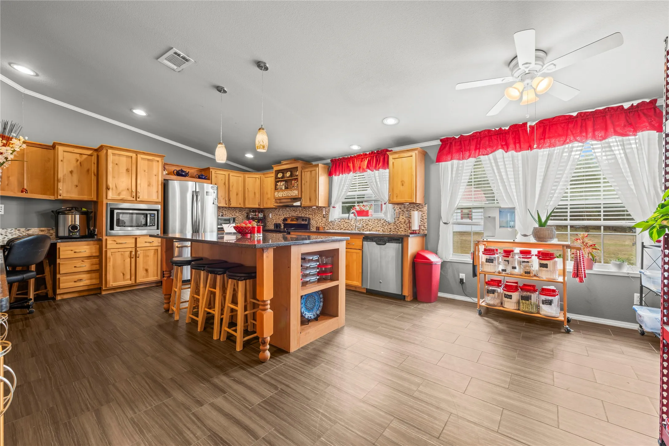 Manufactured Home For Sale in Limestone County , 372 Lcr 222, Wortham, Texas 76693, 3 Bedroom, 2 Bathroom, 2 Garage spaces, 1,948 Sqft, built in 2015, mls#21349542, Real Estate Agent in Wortham, Homes For Sale in Limestone county, Homes For Sale in Wortham, Realtor in Wortham Texas, Real Estate Brokerage Independent Realty Texas, Luminita Cordes Realtor