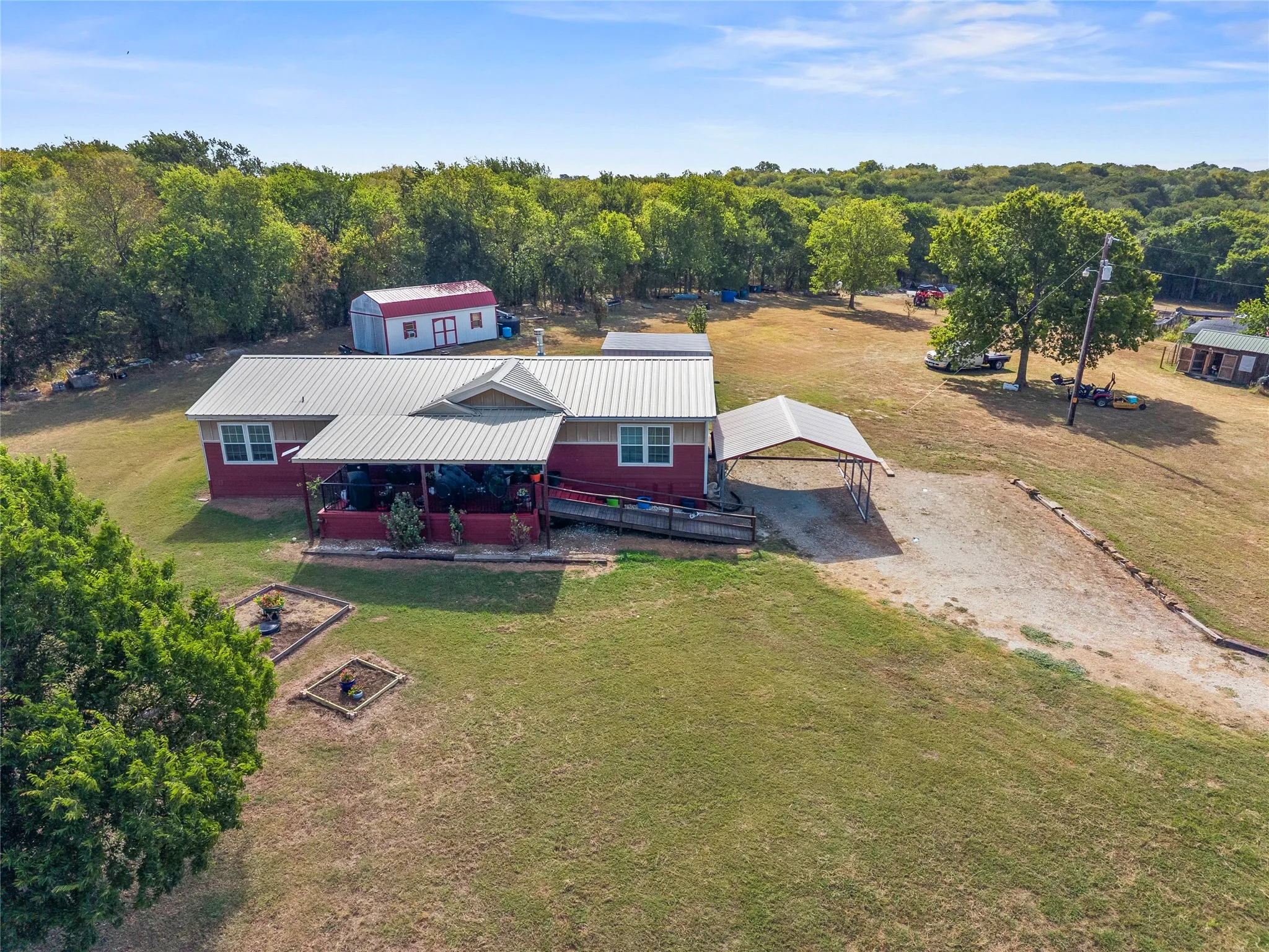 Manufactured Home For Sale in Limestone County , 372 Lcr 222, Wortham, Texas 76693, 3 Bedroom, 2 Bathroom, 2 Garage spaces, 1,948 Sqft, built in 2015, mls#21349542, Real Estate Agent in Wortham, Homes For Sale in Limestone county, Homes For Sale in Wortham, Realtor in Wortham Texas, Real Estate Brokerage Independent Realty Texas, Luminita Cordes Realtor