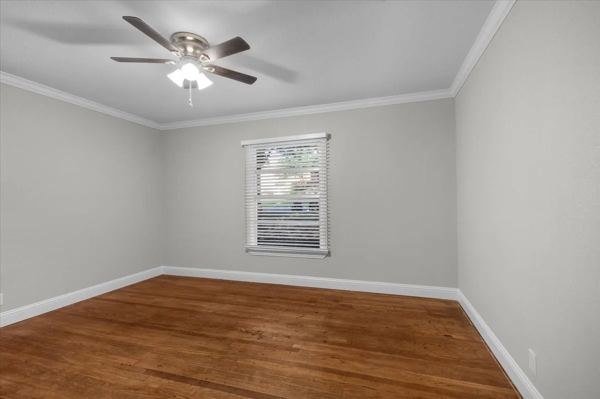 Single Family Residence For Rent in Tarrant County , 3133 Bigham Boulevard, Fort Worth, Texas 76116, 3 Bedroom, 1 Bathroom, Garage spaces, 1,165 Sqft, built in 1942, mls#21358359, Real Estate Agent in Fort Worth, Homes For Rent in Tarrant county, Homes For Rent in Fort Worth, Realtor in Fort Worth Texas, Real Estate Brokerage Independent Realty Texas, Luminita Cordes Realtor
