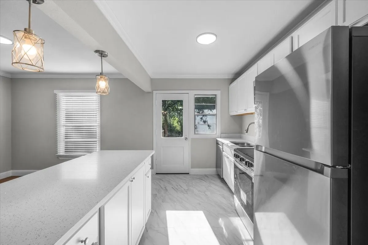 Single Family Residence For Rent in Tarrant County , 3133 Bigham Boulevard, Fort Worth, Texas 76116, 3 Bedroom, 1 Bathroom, Garage spaces, 1,165 Sqft, built in 1942, mls#21358359, Real Estate Agent in Fort Worth, Homes For Rent in Tarrant county, Homes For Rent in Fort Worth, Realtor in Fort Worth Texas, Real Estate Brokerage Independent Realty Texas, Luminita Cordes Realtor