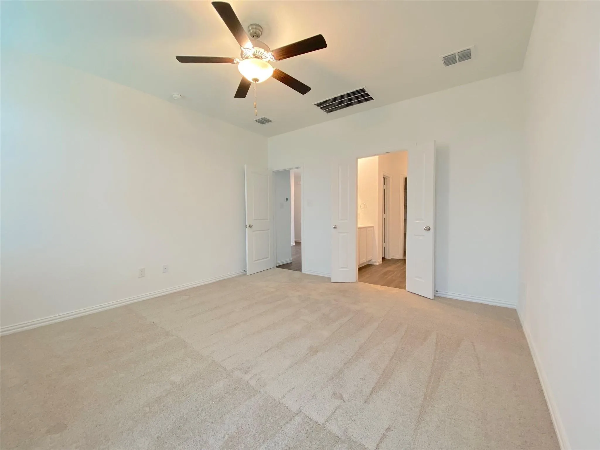 Single Family Residence For Rent in Denton County , 565 Pueblo Bonito Trail, Fort Worth, Texas 76052, 3 Bedroom, 2 Bathroom, 2 Garage spaces, 1,606 Sqft, built in 2021, mls#21358361, Real Estate Agent in Fort Worth, Homes For Rent in Denton county, Homes For Rent in Fort Worth, Realtor in Fort Worth Texas, Real Estate Brokerage Independent Realty Texas, Luminita Cordes Realtor