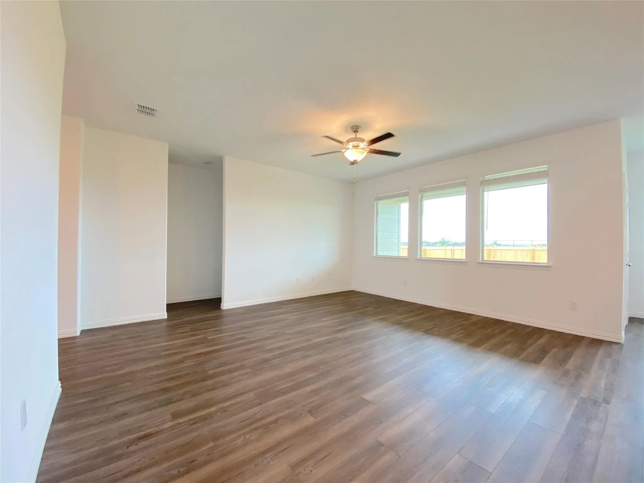 Single Family Residence For Rent in Denton County , 565 Pueblo Bonito Trail, Fort Worth, Texas 76052, 3 Bedroom, 2 Bathroom, 2 Garage spaces, 1,606 Sqft, built in 2021, mls#21358361, Real Estate Agent in Fort Worth, Homes For Rent in Denton county, Homes For Rent in Fort Worth, Realtor in Fort Worth Texas, Real Estate Brokerage Independent Realty Texas, Luminita Cordes Realtor