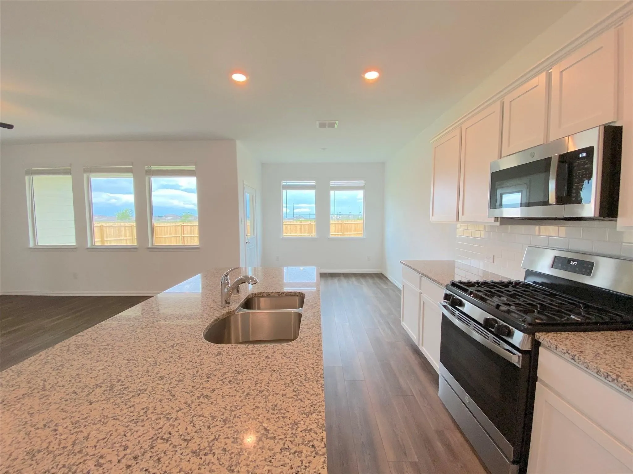 Single Family Residence For Rent in Denton County , 565 Pueblo Bonito Trail, Fort Worth, Texas 76052, 3 Bedroom, 2 Bathroom, 2 Garage spaces, 1,606 Sqft, built in 2021, mls#21358361, Real Estate Agent in Fort Worth, Homes For Rent in Denton county, Homes For Rent in Fort Worth, Realtor in Fort Worth Texas, Real Estate Brokerage Independent Realty Texas, Luminita Cordes Realtor