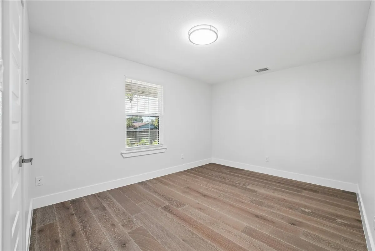Single Family Residence For Sale in Henderson County , 5902 Fm 2494, Athens, Texas 75751, 5 Bedroom, 5 Bathroom, 2 Garage spaces, 2,399 Sqft, built in 1999, mls#21355463, Real Estate Agent in Athens, Homes For Sale in Henderson county, Homes For Sale in Athens, Realtor in Athens Texas, Real Estate Brokerage Independent Realty Texas, Luminita Cordes Realtor