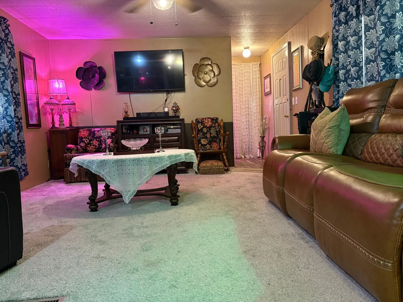 Mobile Home For Sale in Parker County , 935 S Cardinal Road, Reno, Texas 76020, 2 Bedroom, 2 Bathroom, Garage spaces, 840 Sqft, built in 1984, Price $160,000, mls#21358373, Real Estate Agent in Reno, Homes For Sale in Parker county, Homes For Sale in Reno, Realtor in Reno Texas, Real Estate Brokerage Independent Realty Texas, Luminita Cordes Realtor
