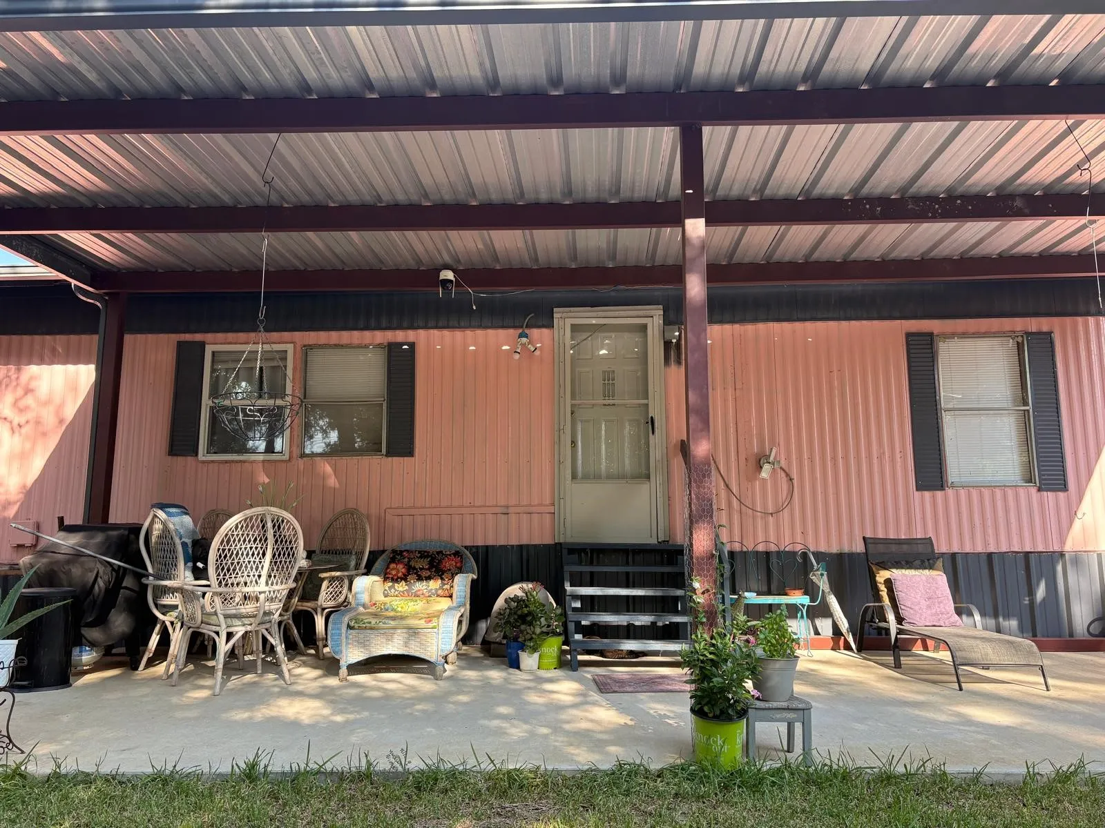 Mobile Home For Sale in Parker County , 935 S Cardinal Road, Reno, Texas 76020, 2 Bedroom, 2 Bathroom, Garage spaces, 840 Sqft, built in 1984, Price $160,000, mls#21358373, Real Estate Agent in Reno, Homes For Sale in Parker county, Homes For Sale in Reno, Realtor in Reno Texas, Real Estate Brokerage Independent Realty Texas, Luminita Cordes Realtor