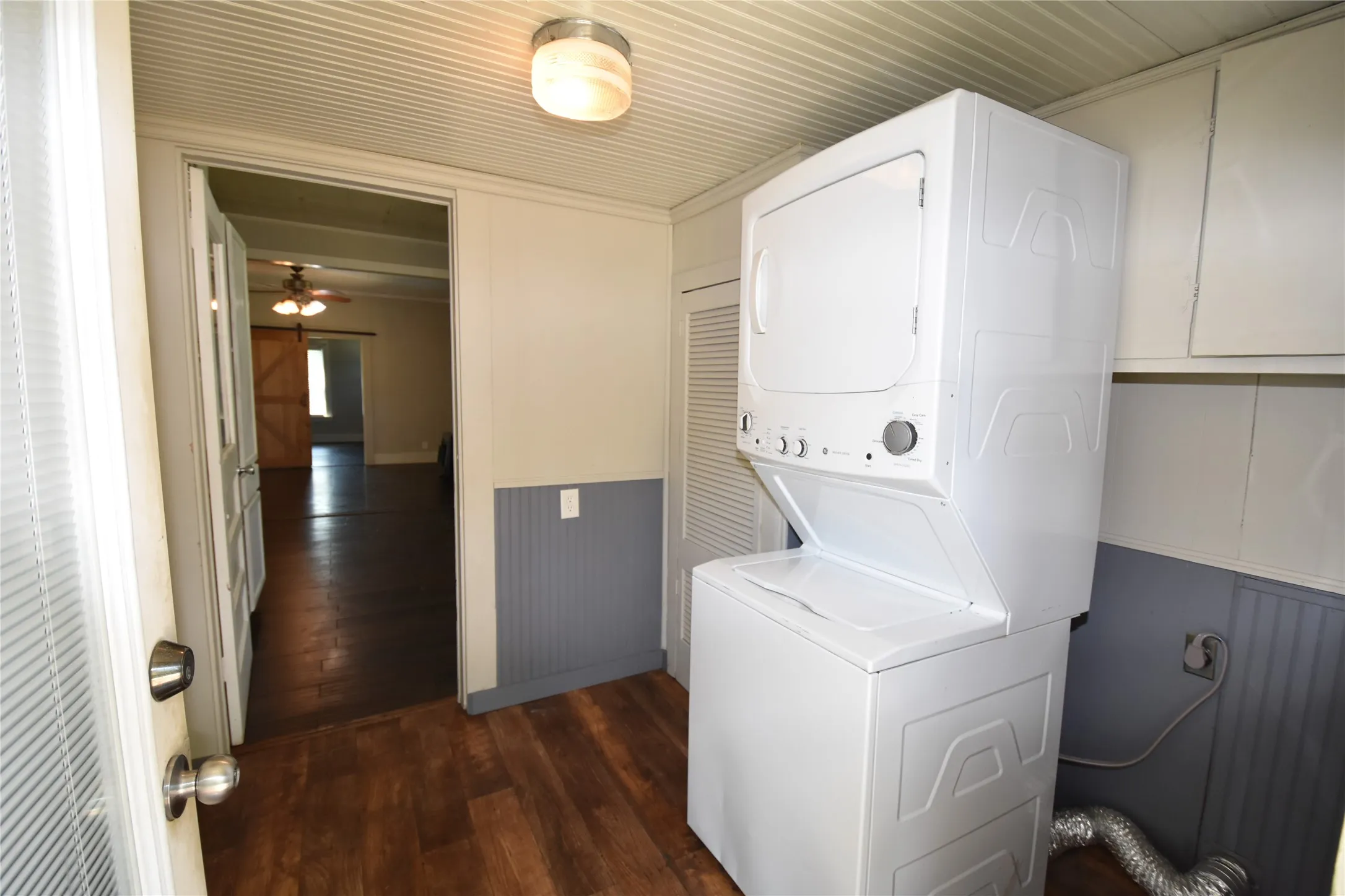Single Family Residence For Sale in Fannin County , 215 E 11th Street, Bonham, Texas 75418, 3 Bedroom, 2 Bathroom, Garage spaces, 1,648 Sqft, built in 1900, mls#21358255, Real Estate Agent in Bonham, Homes For Sale in Fannin county, Homes For Sale in Bonham, Realtor in Bonham Texas, Real Estate Brokerage Independent Realty Texas, Luminita Cordes Realtor