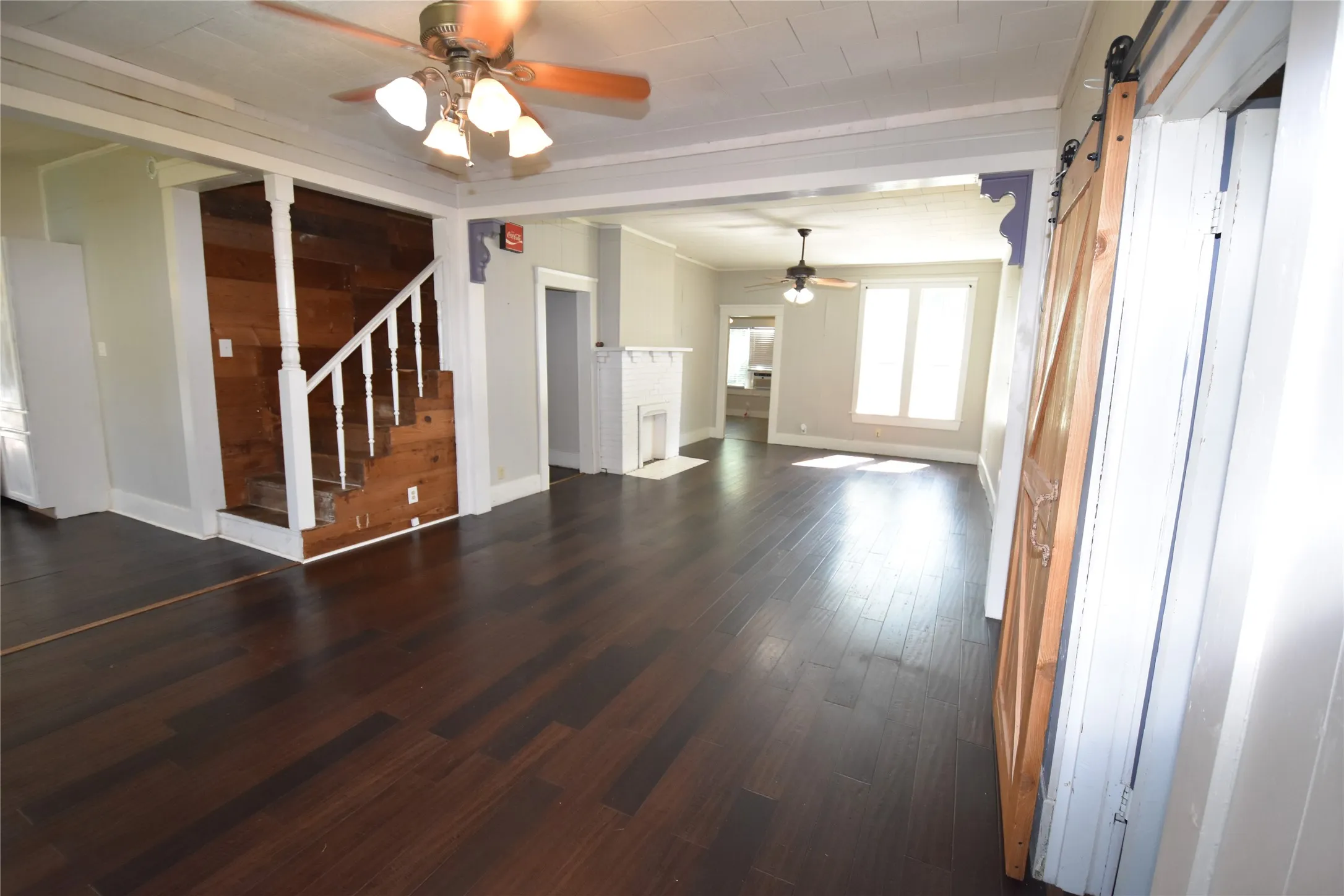 Single Family Residence For Sale in Fannin County , 215 E 11th Street, Bonham, Texas 75418, 3 Bedroom, 2 Bathroom, Garage spaces, 1,648 Sqft, built in 1900, mls#21358255, Real Estate Agent in Bonham, Homes For Sale in Fannin county, Homes For Sale in Bonham, Realtor in Bonham Texas, Real Estate Brokerage Independent Realty Texas, Luminita Cordes Realtor