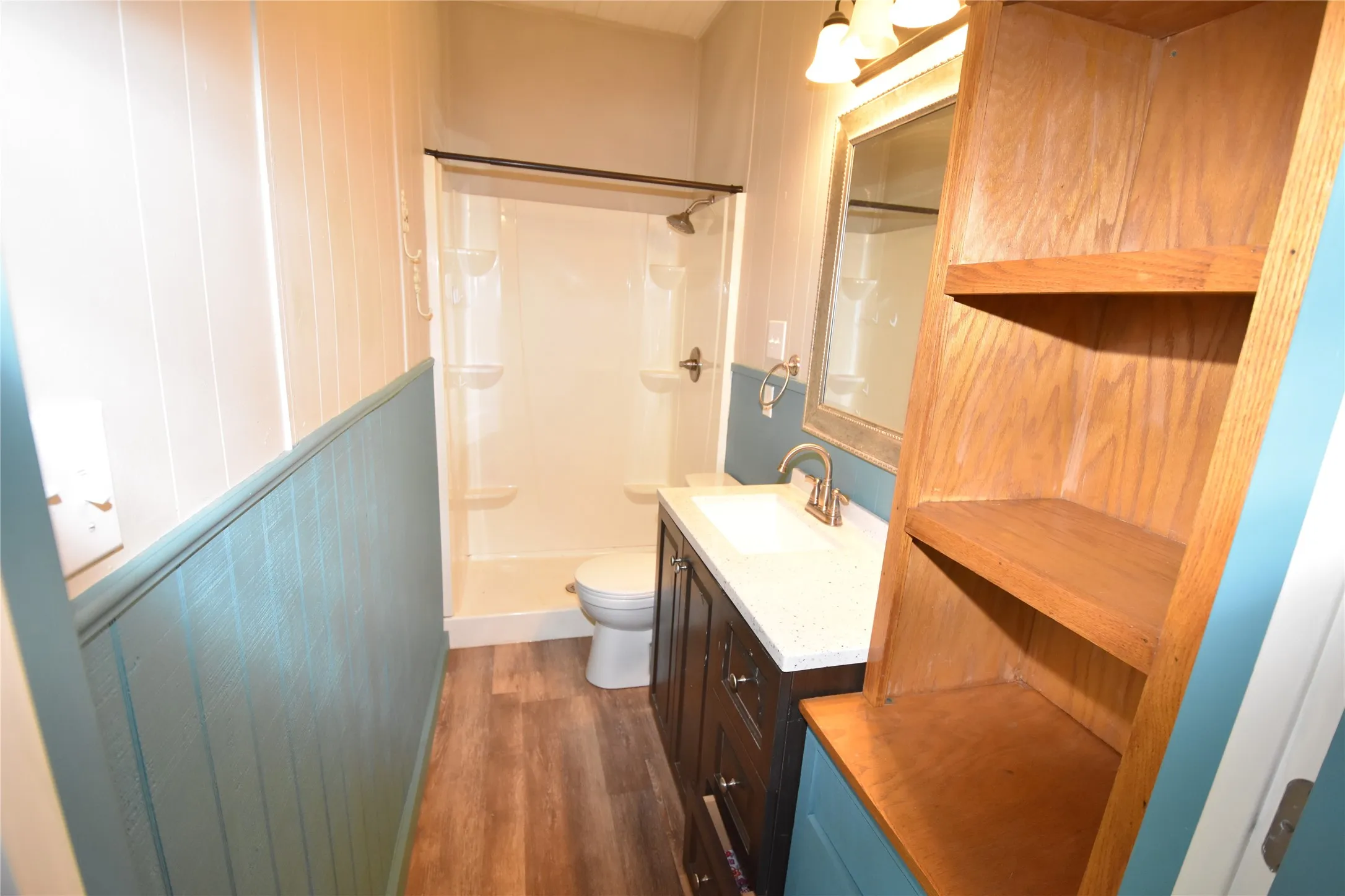 Single Family Residence For Sale in Fannin County , 215 E 11th Street, Bonham, Texas 75418, 3 Bedroom, 2 Bathroom, Garage spaces, 1,648 Sqft, built in 1900, mls#21358255, Real Estate Agent in Bonham, Homes For Sale in Fannin county, Homes For Sale in Bonham, Realtor in Bonham Texas, Real Estate Brokerage Independent Realty Texas, Luminita Cordes Realtor