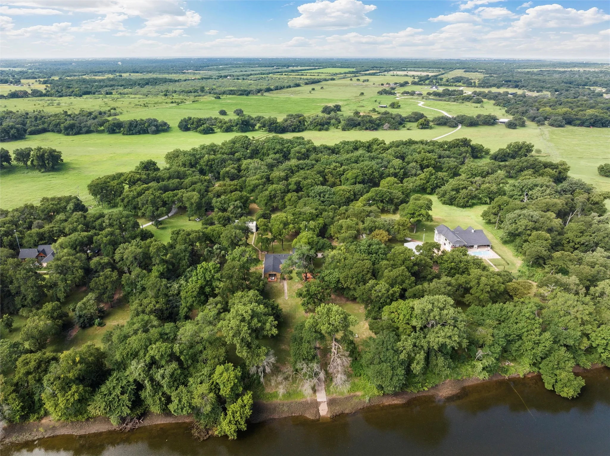 Single Family Residence For Sale in Bosque County , 232 PR 3666, China Spring, Texas 76633, 5 Bedroom, 4 Bathroom, Garage spaces, 3,577 Sqft, built in 1960, mls#21346565, Real Estate Agent in China Spring, Homes For Sale in Bosque county, Homes For Sale in China Spring, Realtor in China Spring Texas, Real Estate Brokerage Independent Realty Texas, Luminita Cordes Realtor