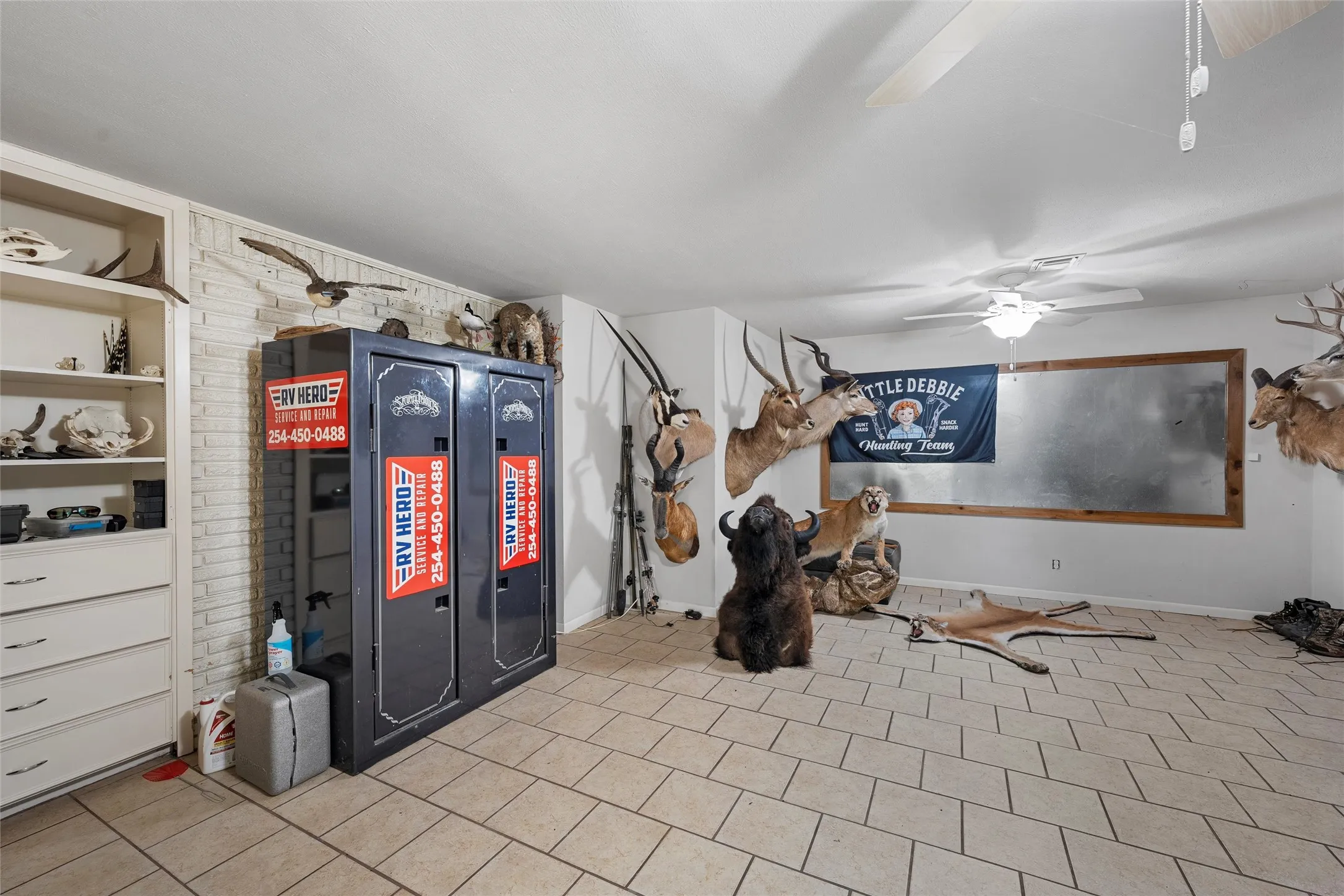Single Family Residence For Sale in Bosque County , 232 PR 3666, China Spring, Texas 76633, 5 Bedroom, 4 Bathroom, Garage spaces, 3,577 Sqft, built in 1960, mls#21346565, Real Estate Agent in China Spring, Homes For Sale in Bosque county, Homes For Sale in China Spring, Realtor in China Spring Texas, Real Estate Brokerage Independent Realty Texas, Luminita Cordes Realtor