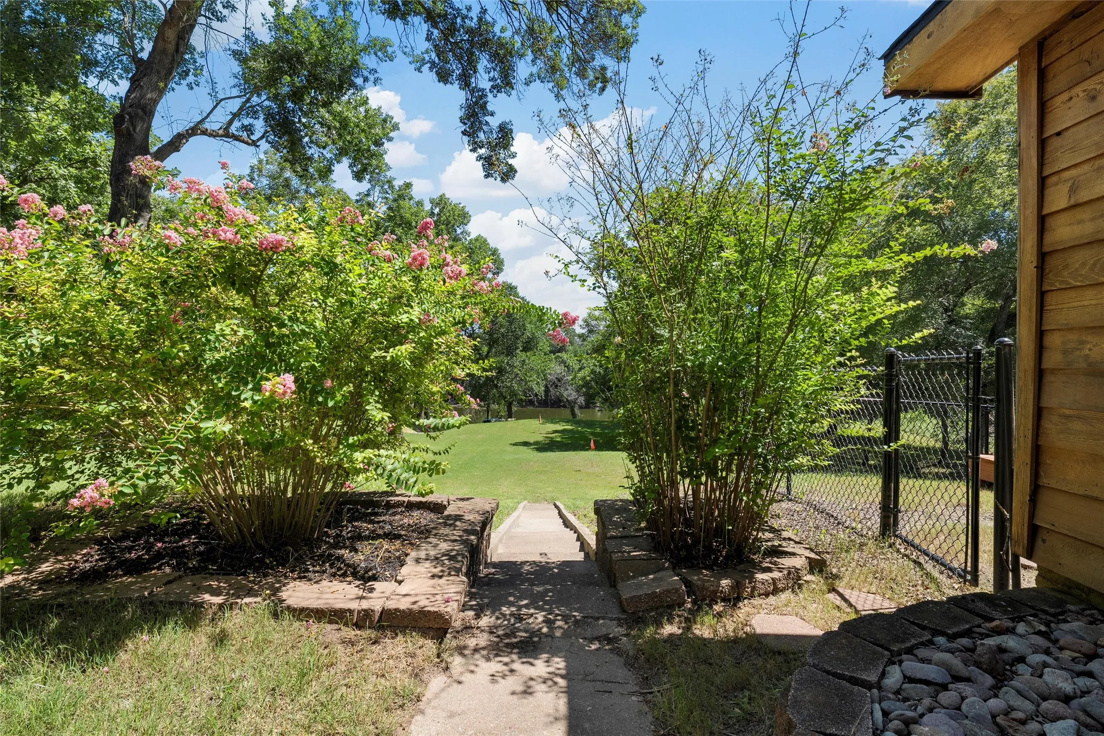 Single Family Residence For Sale in Bosque County , 232 PR 3666, China Spring, Texas 76633, 5 Bedroom, 4 Bathroom, Garage spaces, 3,577 Sqft, built in 1960, mls#21346565, Real Estate Agent in China Spring, Homes For Sale in Bosque county, Homes For Sale in China Spring, Realtor in China Spring Texas, Real Estate Brokerage Independent Realty Texas, Luminita Cordes Realtor