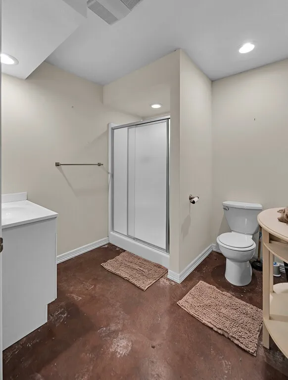 Single Family Residence For Sale in Bosque County , 232 PR 3666, China Spring, Texas 76633, 5 Bedroom, 4 Bathroom, Garage spaces, 3,577 Sqft, built in 1960, mls#21346565, Real Estate Agent in China Spring, Homes For Sale in Bosque county, Homes For Sale in China Spring, Realtor in China Spring Texas, Real Estate Brokerage Independent Realty Texas, Luminita Cordes Realtor