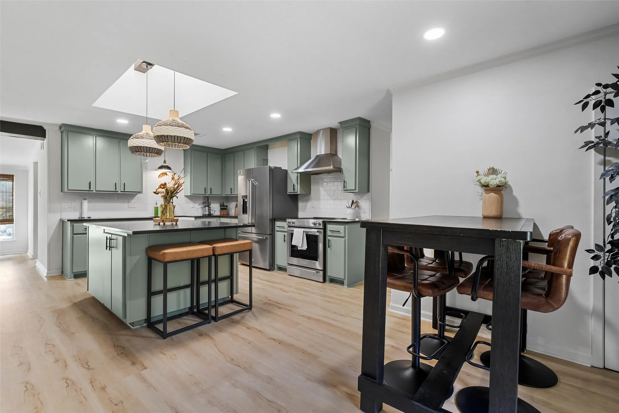 Single Family Residence For Sale in Bosque County , 232 PR 3666, China Spring, Texas 76633, 5 Bedroom, 4 Bathroom, Garage spaces, 3,577 Sqft, built in 1960, mls#21346565, Real Estate Agent in China Spring, Homes For Sale in Bosque county, Homes For Sale in China Spring, Realtor in China Spring Texas, Real Estate Brokerage Independent Realty Texas, Luminita Cordes Realtor