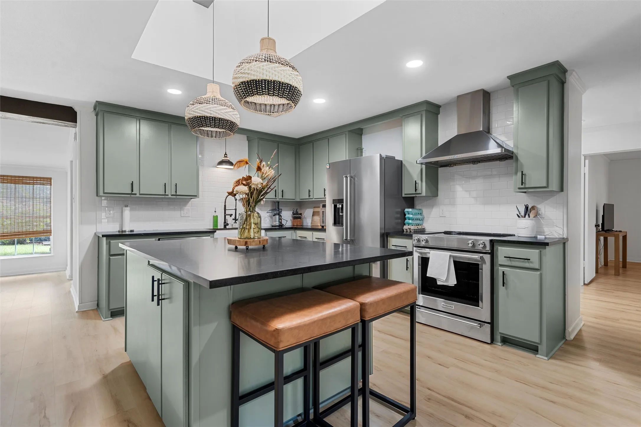 Single Family Residence For Sale in Bosque County , 232 PR 3666, China Spring, Texas 76633, 5 Bedroom, 4 Bathroom, Garage spaces, 3,577 Sqft, built in 1960, mls#21346565, Real Estate Agent in China Spring, Homes For Sale in Bosque county, Homes For Sale in China Spring, Realtor in China Spring Texas, Real Estate Brokerage Independent Realty Texas, Luminita Cordes Realtor