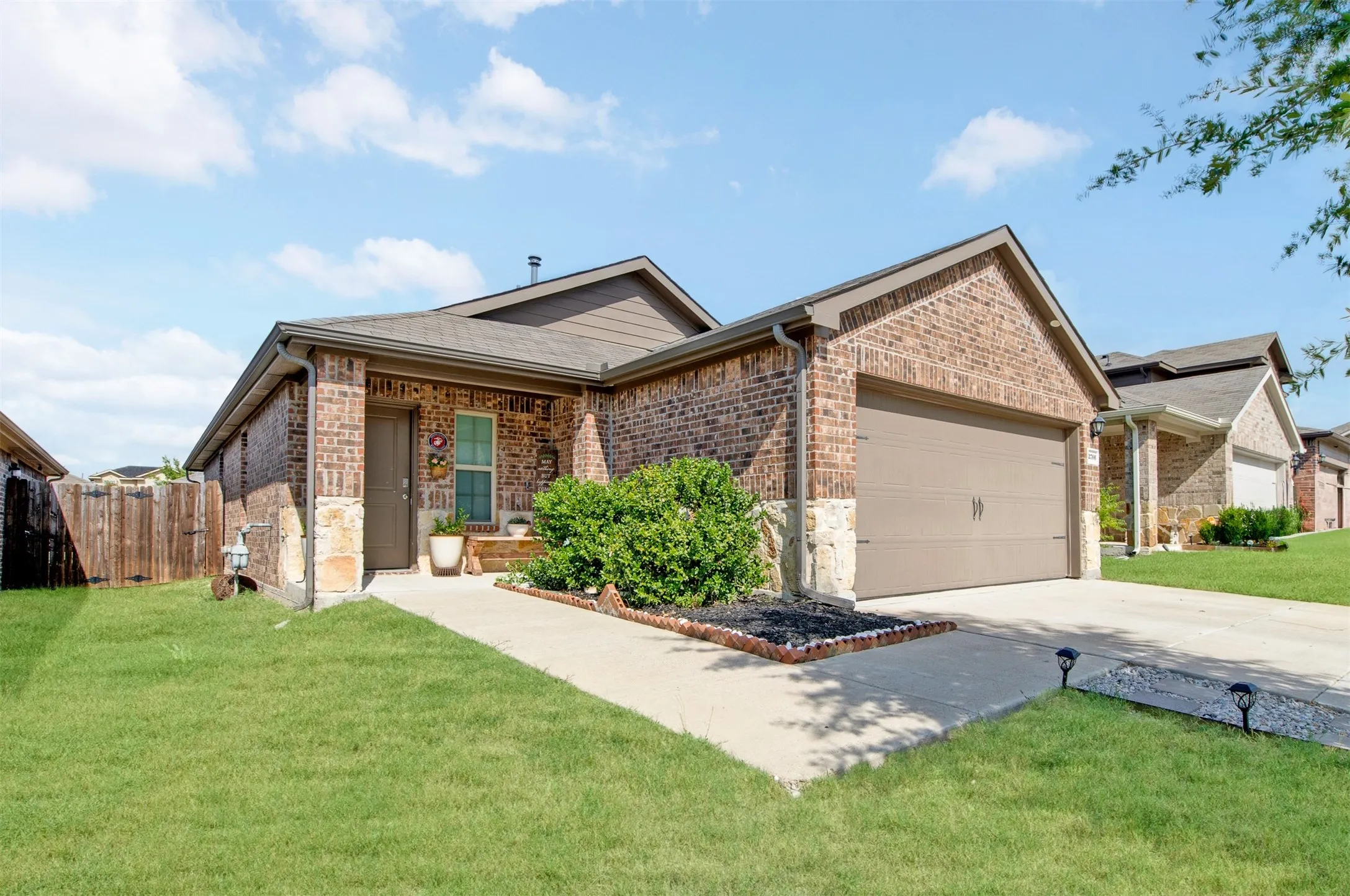 Single Family Residence For Sale in Kaufman County , 2706 Blackbuck Court, Crandall, Texas 75114, 3 Bedroom, 2 Bathroom, 2 Garage spaces, 1,210 Sqft, built in 2020, mls#21358073, Real Estate Agent in Crandall, Homes For Sale in Kaufman county, Homes For Sale in Crandall, Realtor in Crandall Texas, Real Estate Brokerage Independent Realty Texas, Luminita Cordes Realtor