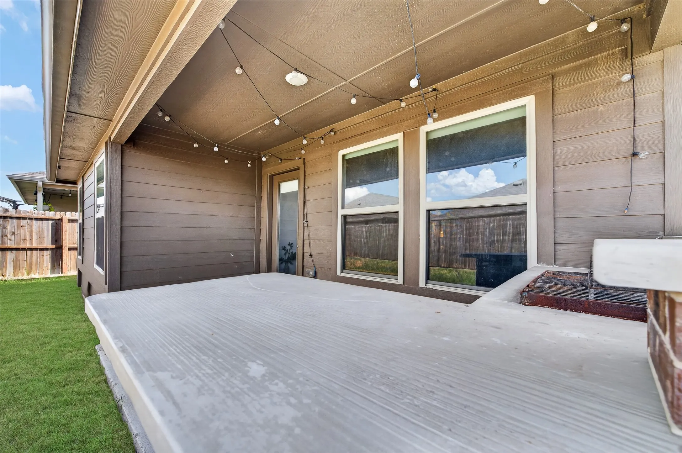 Single Family Residence For Sale in Kaufman County , 2706 Blackbuck Court, Crandall, Texas 75114, 3 Bedroom, 2 Bathroom, 2 Garage spaces, 1,210 Sqft, built in 2020, mls#21358073, Real Estate Agent in Crandall, Homes For Sale in Kaufman county, Homes For Sale in Crandall, Realtor in Crandall Texas, Real Estate Brokerage Independent Realty Texas, Luminita Cordes Realtor