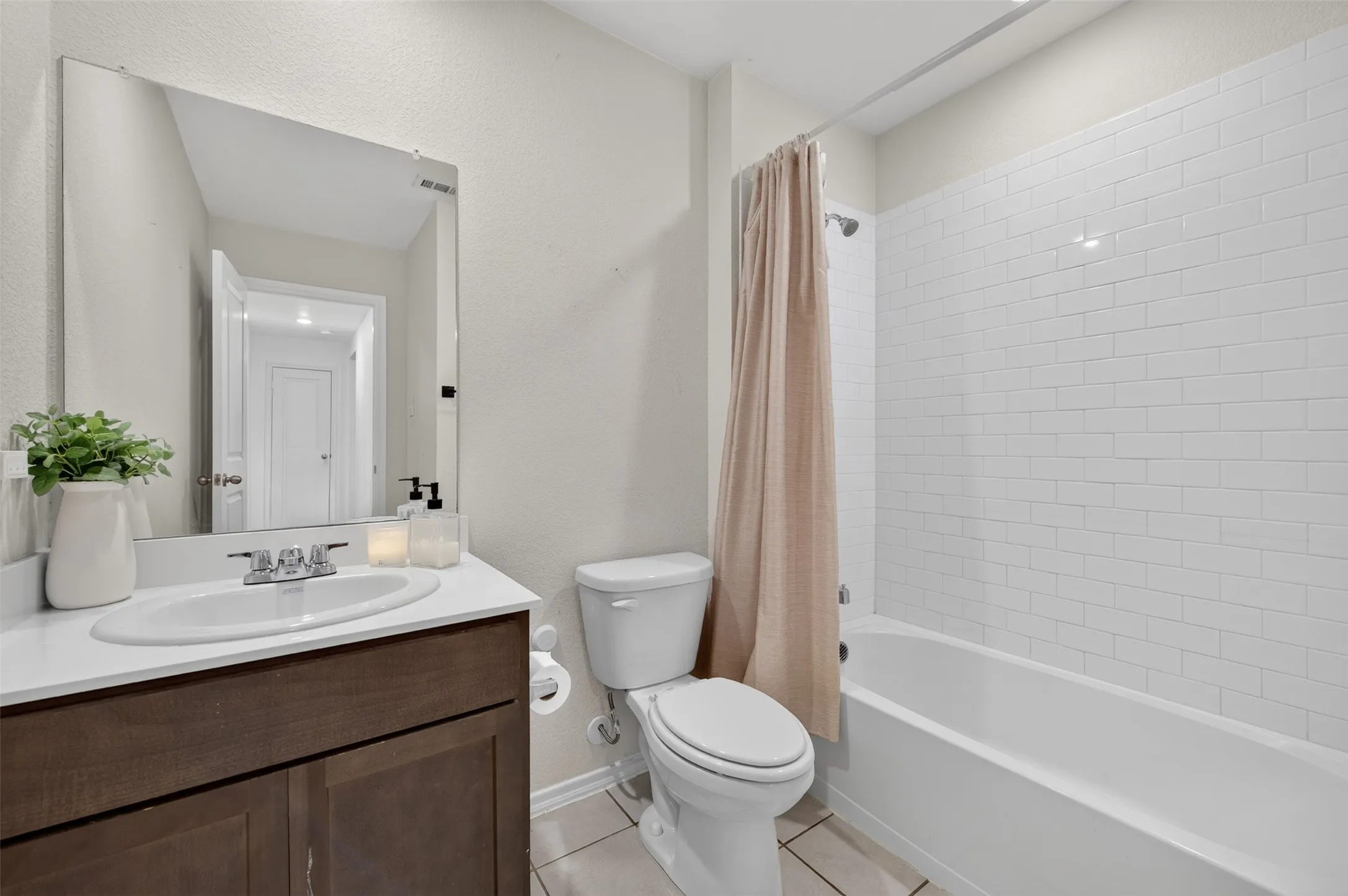 Single Family Residence For Sale in Kaufman County , 2706 Blackbuck Court, Crandall, Texas 75114, 3 Bedroom, 2 Bathroom, 2 Garage spaces, 1,210 Sqft, built in 2020, mls#21358073, Real Estate Agent in Crandall, Homes For Sale in Kaufman county, Homes For Sale in Crandall, Realtor in Crandall Texas, Real Estate Brokerage Independent Realty Texas, Luminita Cordes Realtor