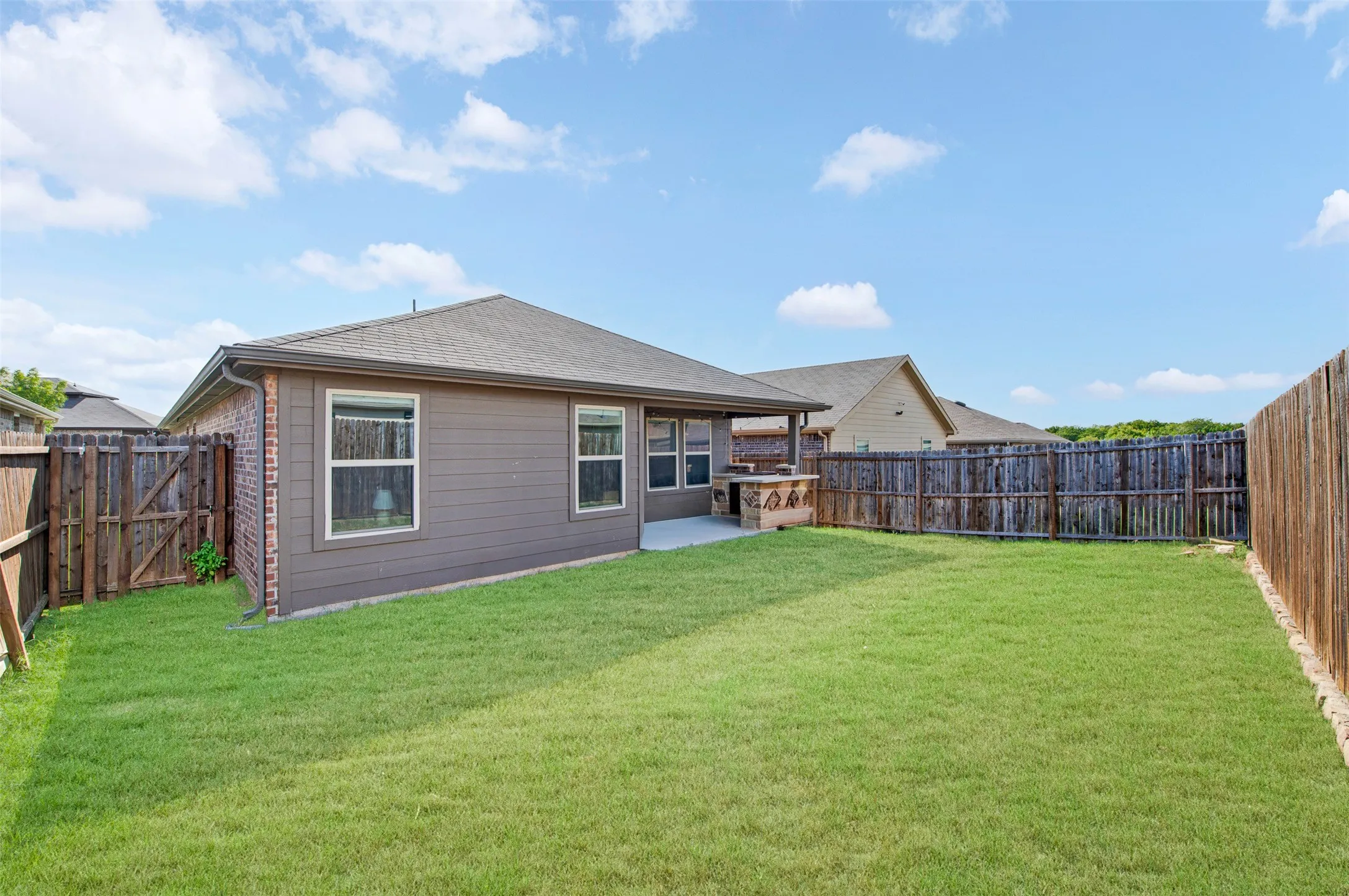 Single Family Residence For Sale in Kaufman County , 2706 Blackbuck Court, Crandall, Texas 75114, 3 Bedroom, 2 Bathroom, 2 Garage spaces, 1,210 Sqft, built in 2020, mls#21358073, Real Estate Agent in Crandall, Homes For Sale in Kaufman county, Homes For Sale in Crandall, Realtor in Crandall Texas, Real Estate Brokerage Independent Realty Texas, Luminita Cordes Realtor