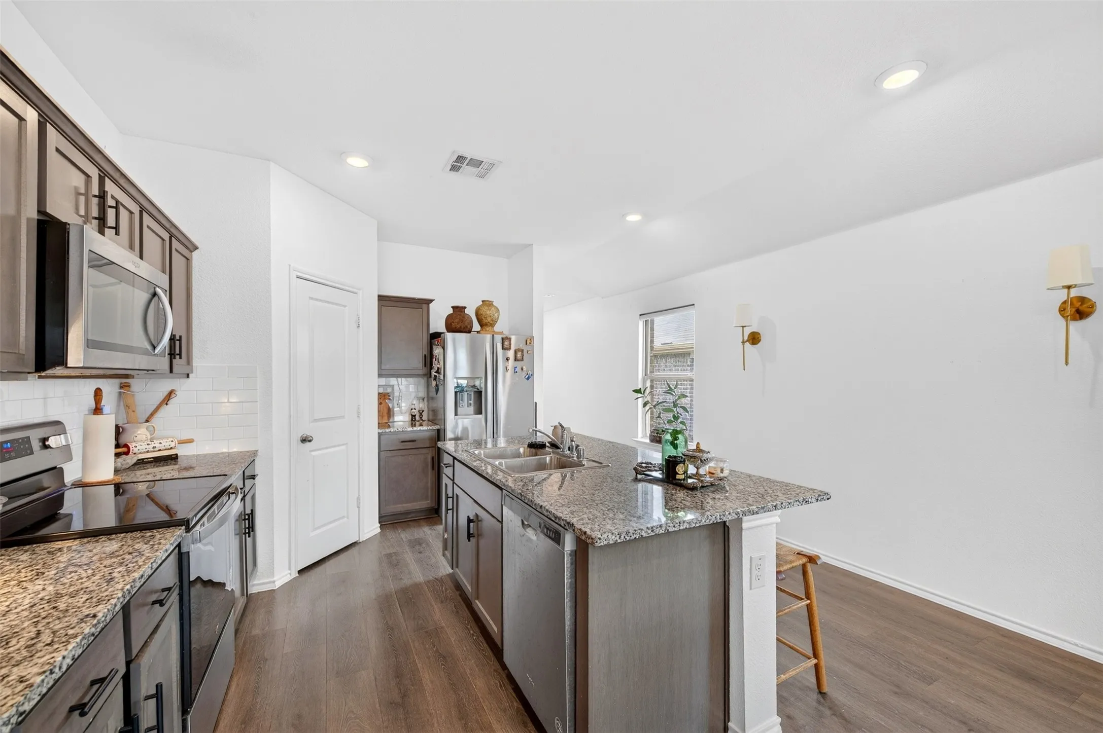 Single Family Residence For Sale in Kaufman County , 2706 Blackbuck Court, Crandall, Texas 75114, 3 Bedroom, 2 Bathroom, 2 Garage spaces, 1,210 Sqft, built in 2020, mls#21358073, Real Estate Agent in Crandall, Homes For Sale in Kaufman county, Homes For Sale in Crandall, Realtor in Crandall Texas, Real Estate Brokerage Independent Realty Texas, Luminita Cordes Realtor