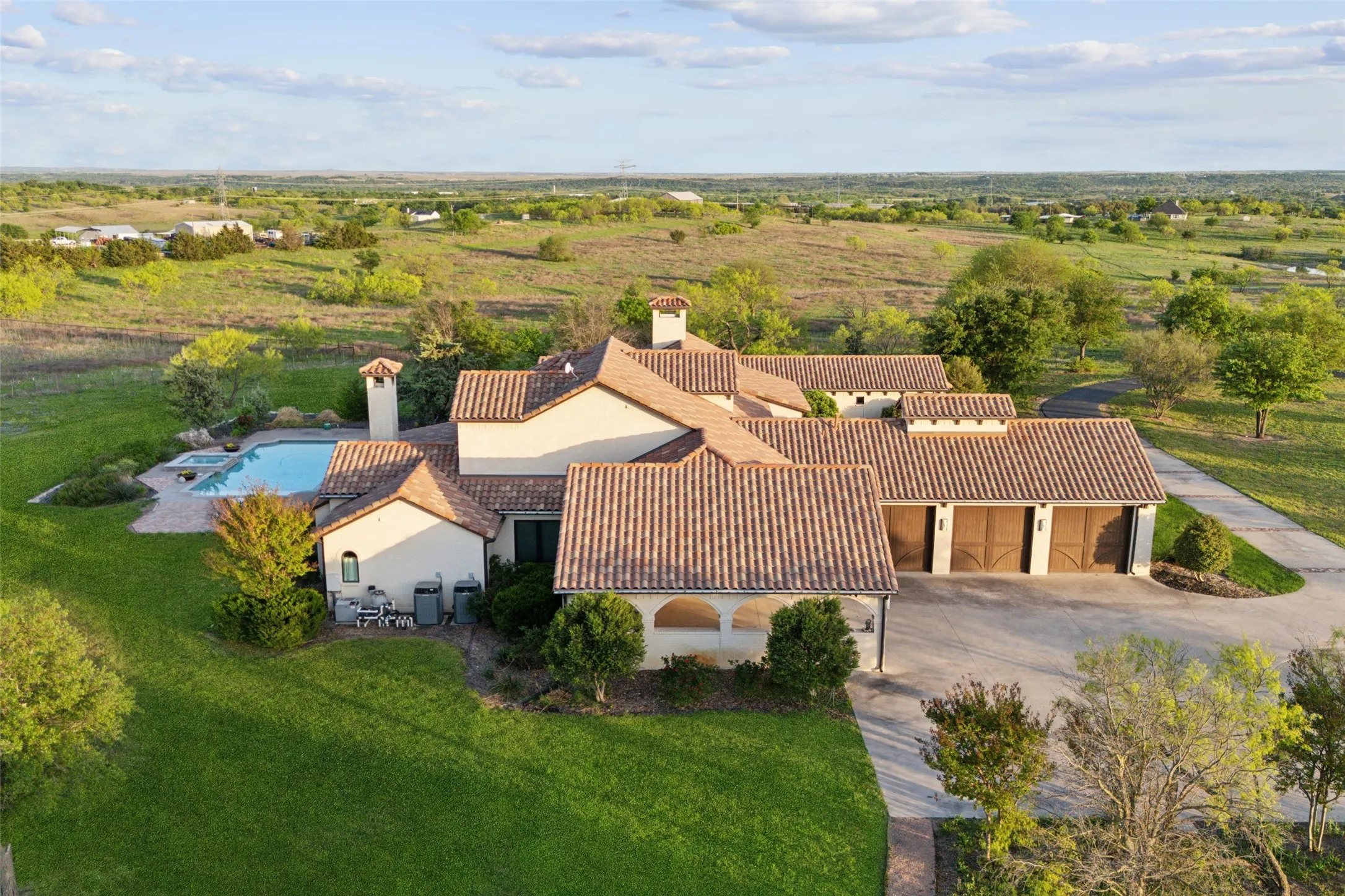 Single Family Residence For Sale in Parker County , 4473 Kelly Road, Aledo, Texas 76008, 5 Bedroom, 5 Bathroom, 3 Garage spaces, 4,763 Sqft, built in 2011, mls#21351122, Real Estate Agent in Aledo, Homes For Sale in Parker county, Homes For Sale in Aledo, Realtor in Aledo Texas, Real Estate Brokerage Independent Realty Texas, Luminita Cordes Realtor