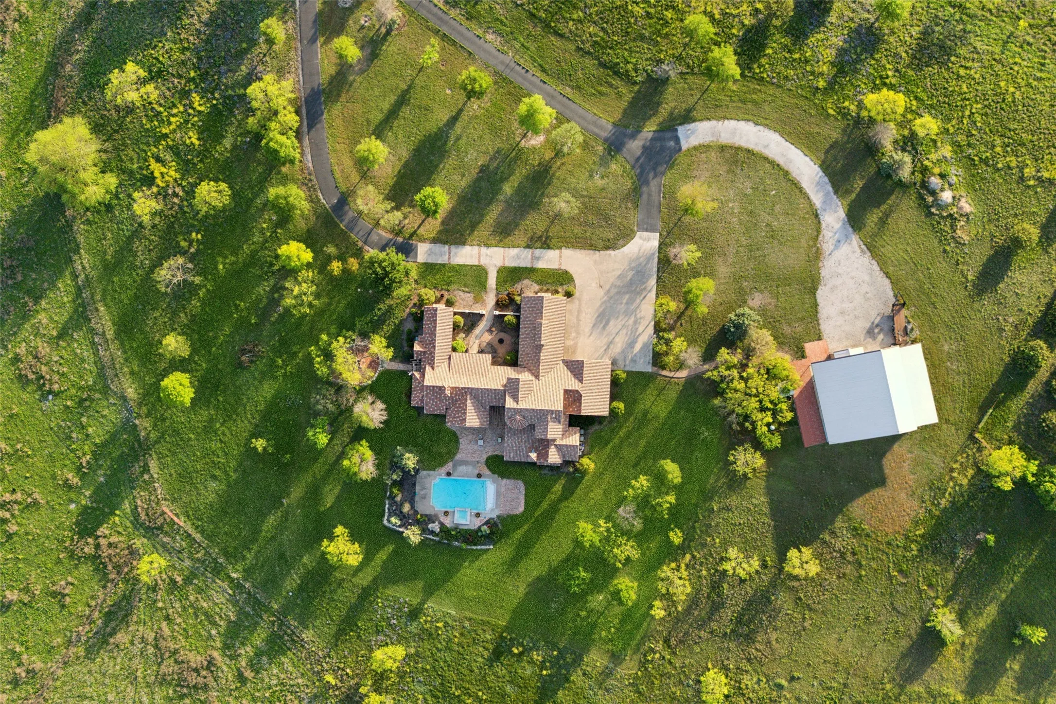 Single Family Residence For Sale in Parker County , 4473 Kelly Road, Aledo, Texas 76008, 5 Bedroom, 5 Bathroom, 3 Garage spaces, 4,763 Sqft, built in 2011, mls#21351122, Real Estate Agent in Aledo, Homes For Sale in Parker county, Homes For Sale in Aledo, Realtor in Aledo Texas, Real Estate Brokerage Independent Realty Texas, Luminita Cordes Realtor
