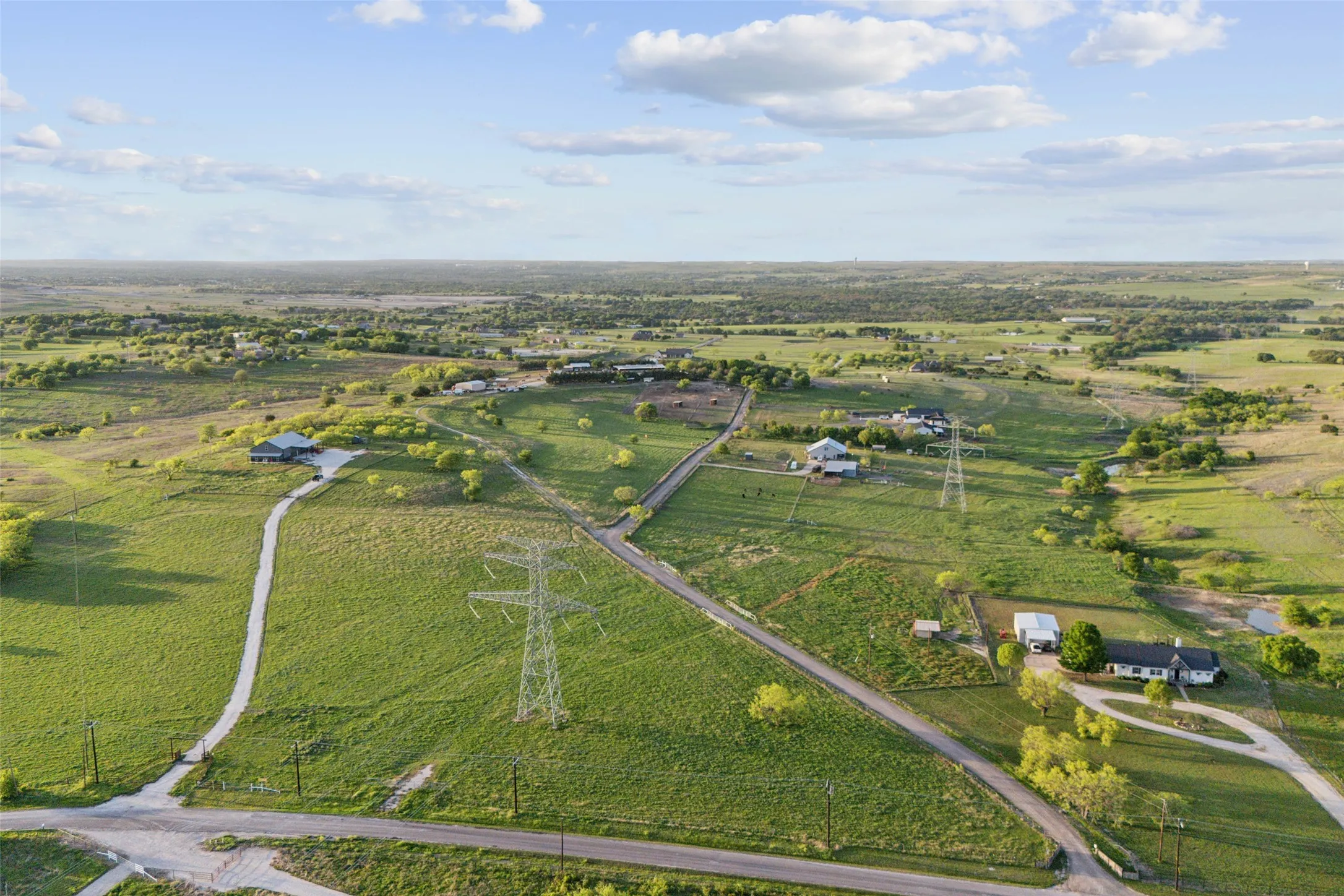 Single Family Residence For Sale in Parker County , 4473 Kelly Road, Aledo, Texas 76008, 5 Bedroom, 5 Bathroom, 3 Garage spaces, 4,763 Sqft, built in 2011, mls#21351122, Real Estate Agent in Aledo, Homes For Sale in Parker county, Homes For Sale in Aledo, Realtor in Aledo Texas, Real Estate Brokerage Independent Realty Texas, Luminita Cordes Realtor