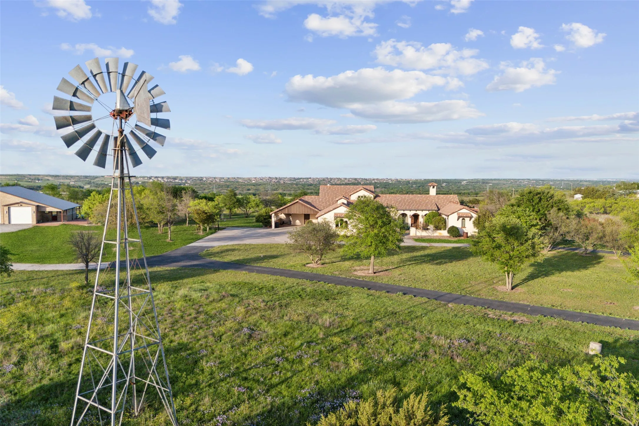 Single Family Residence For Sale in Parker County , 4473 Kelly Road, Aledo, Texas 76008, 5 Bedroom, 5 Bathroom, 3 Garage spaces, 4,763 Sqft, built in 2011, mls#21351122, Real Estate Agent in Aledo, Homes For Sale in Parker county, Homes For Sale in Aledo, Realtor in Aledo Texas, Real Estate Brokerage Independent Realty Texas, Luminita Cordes Realtor