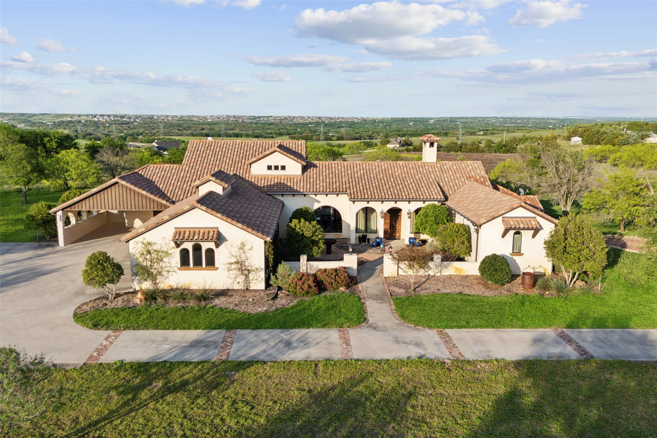 Single Family Residence For Sale in Parker County , 4473 Kelly Road, Aledo, Texas 76008, 5 Bedroom, 5 Bathroom, 3 Garage spaces, 4,763 Sqft, built in 2011, mls#21351122, Real Estate Agent in Aledo, Homes For Sale in Parker county, Homes For Sale in Aledo, Realtor in Aledo Texas, Real Estate Brokerage Independent Realty Texas, Luminita Cordes Realtor