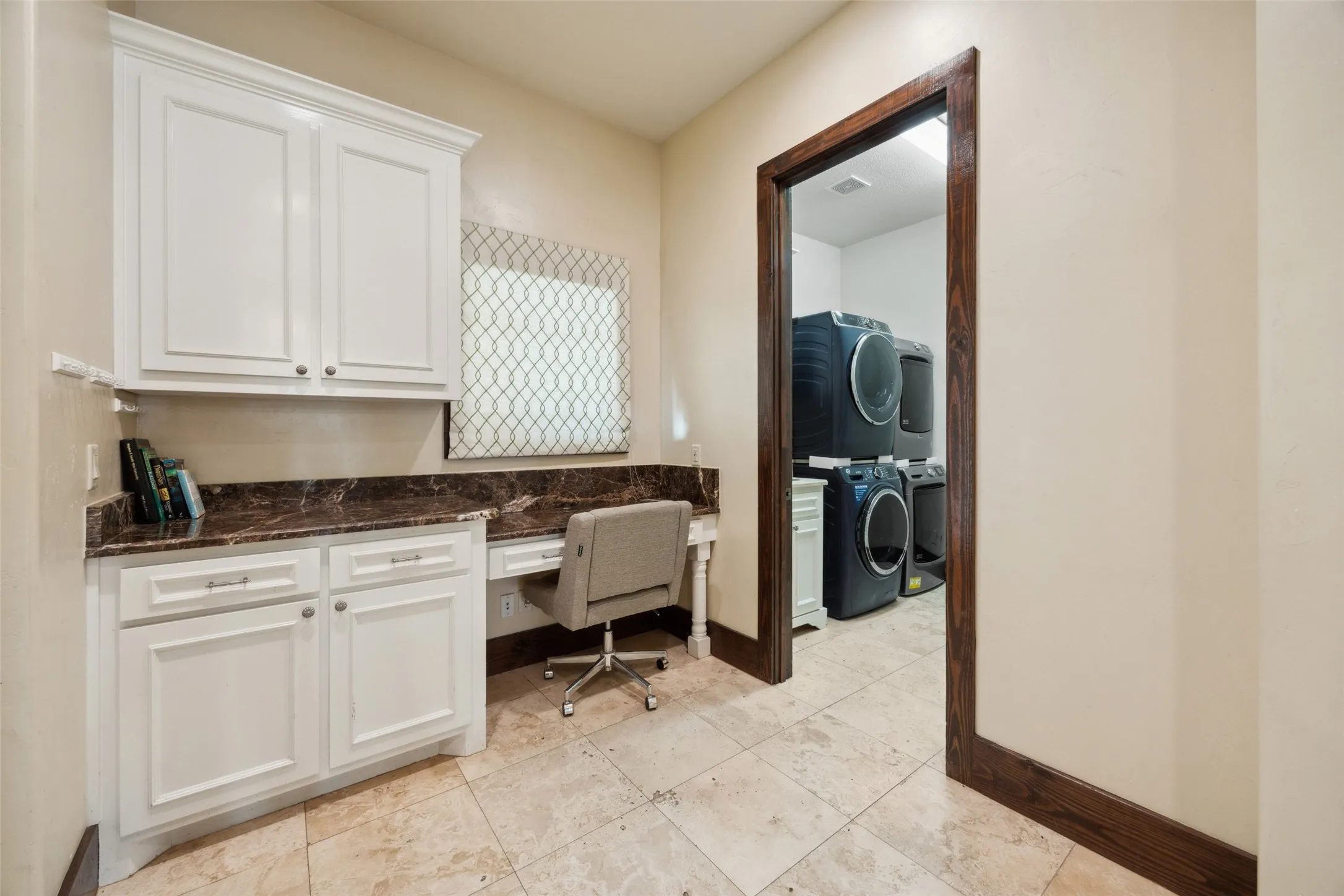 Single Family Residence For Sale in Parker County , 4473 Kelly Road, Aledo, Texas 76008, 5 Bedroom, 5 Bathroom, 3 Garage spaces, 4,763 Sqft, built in 2011, mls#21351122, Real Estate Agent in Aledo, Homes For Sale in Parker county, Homes For Sale in Aledo, Realtor in Aledo Texas, Real Estate Brokerage Independent Realty Texas, Luminita Cordes Realtor