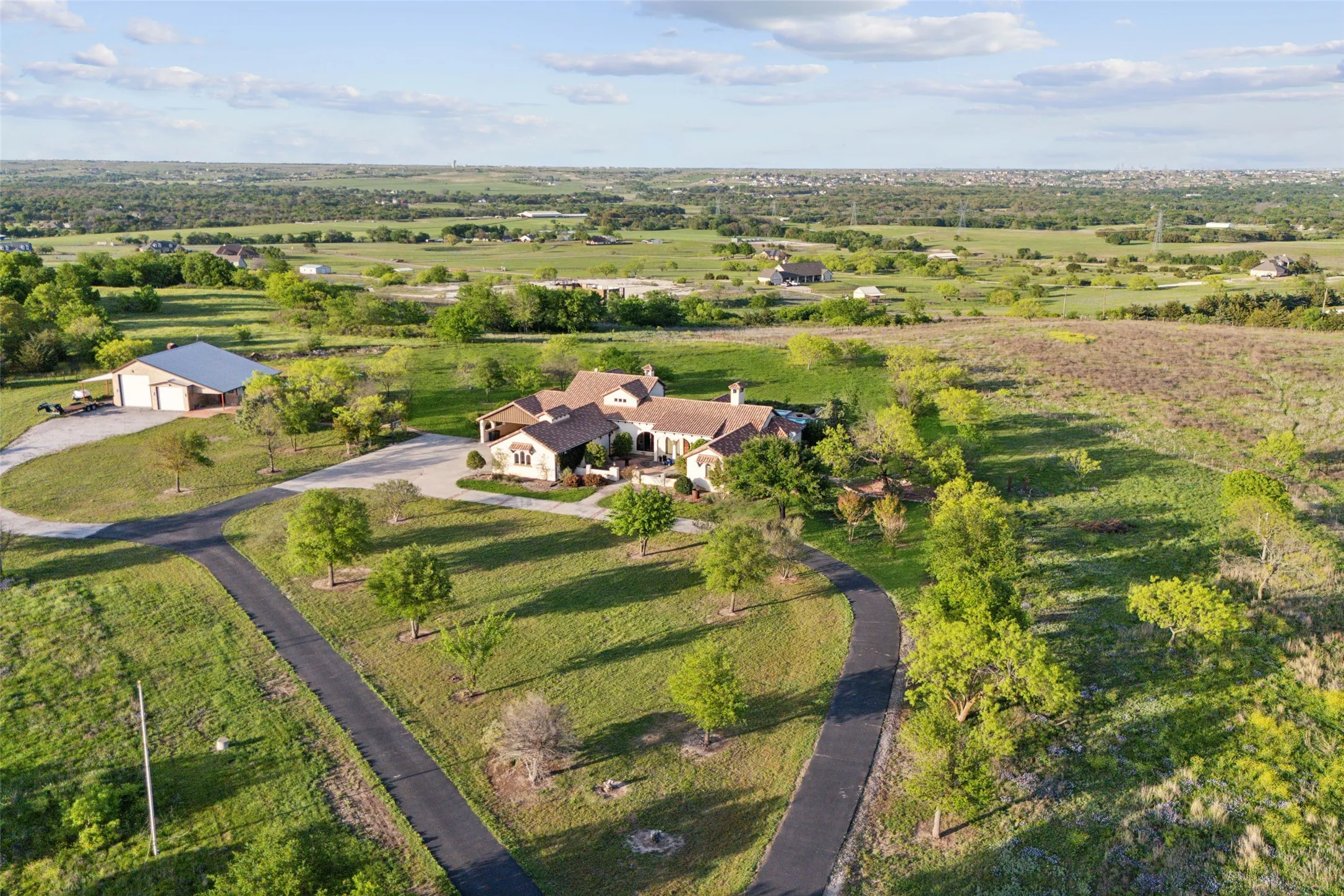 Single Family Residence For Sale in Parker County , 4473 Kelly Road, Aledo, Texas 76008, 5 Bedroom, 5 Bathroom, 3 Garage spaces, 4,763 Sqft, built in 2011, mls#21351122, Real Estate Agent in Aledo, Homes For Sale in Parker county, Homes For Sale in Aledo, Realtor in Aledo Texas, Real Estate Brokerage Independent Realty Texas, Luminita Cordes Realtor