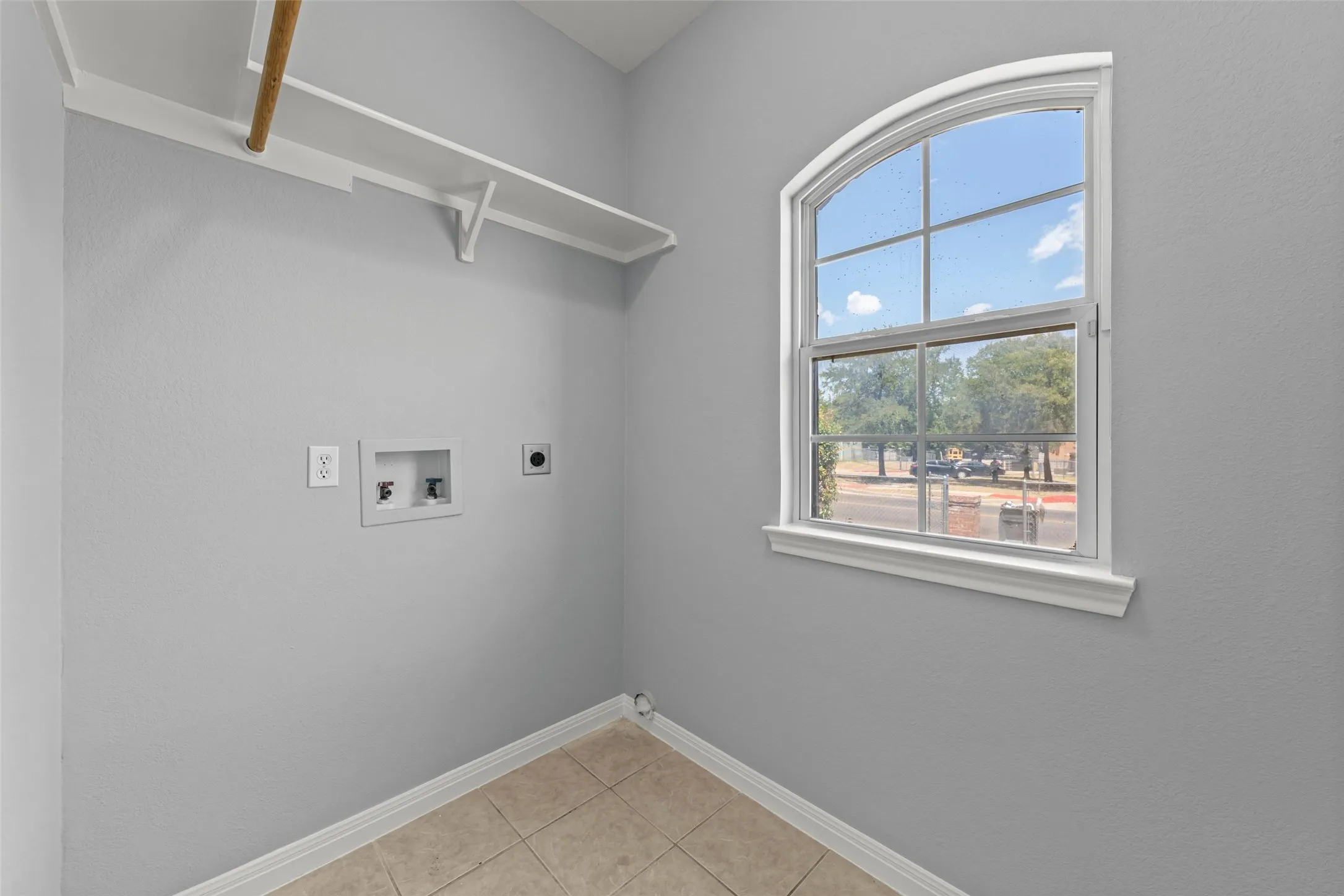 Single Family Residence For Sale in Mc Lennan County , 1206 N 15th Street, Waco, Texas 76707, 3 Bedroom, 2 Bathroom, 2 Garage spaces, 1,478 Sqft, built in 2007, mls#21357928, Real Estate Agent in Waco, Homes For Sale in Mc Lennan county, Homes For Sale in Waco, Realtor in Waco Texas, Real Estate Brokerage Independent Realty Texas, Luminita Cordes Realtor