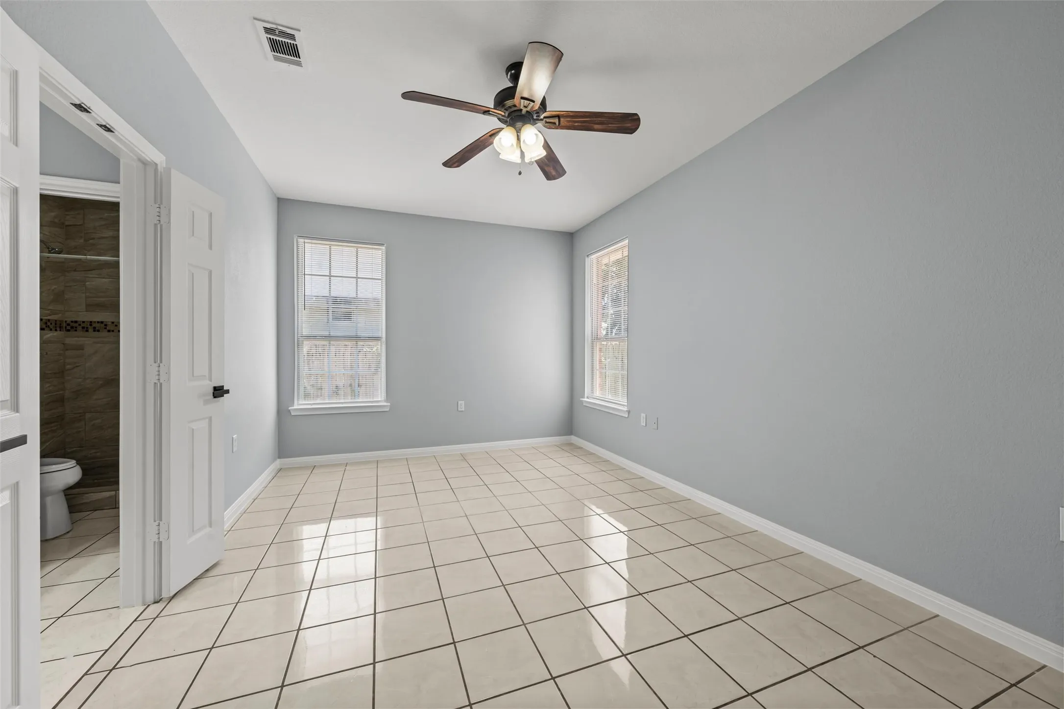 Single Family Residence For Sale in Mc Lennan County , 1206 N 15th Street, Waco, Texas 76707, 3 Bedroom, 2 Bathroom, 2 Garage spaces, 1,478 Sqft, built in 2007, mls#21357928, Real Estate Agent in Waco, Homes For Sale in Mc Lennan county, Homes For Sale in Waco, Realtor in Waco Texas, Real Estate Brokerage Independent Realty Texas, Luminita Cordes Realtor