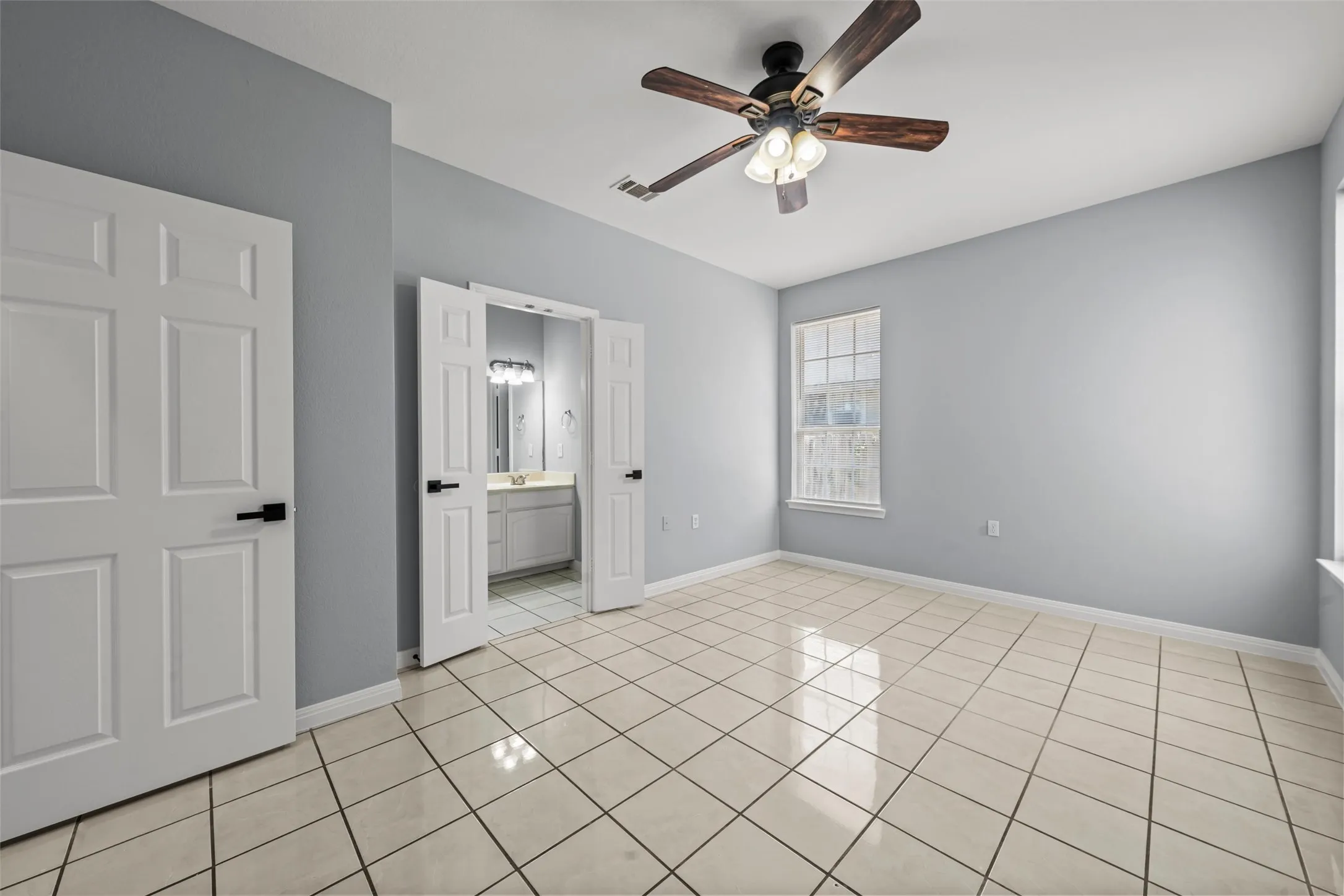 Single Family Residence For Sale in Mc Lennan County , 1206 N 15th Street, Waco, Texas 76707, 3 Bedroom, 2 Bathroom, 2 Garage spaces, 1,478 Sqft, built in 2007, mls#21357928, Real Estate Agent in Waco, Homes For Sale in Mc Lennan county, Homes For Sale in Waco, Realtor in Waco Texas, Real Estate Brokerage Independent Realty Texas, Luminita Cordes Realtor