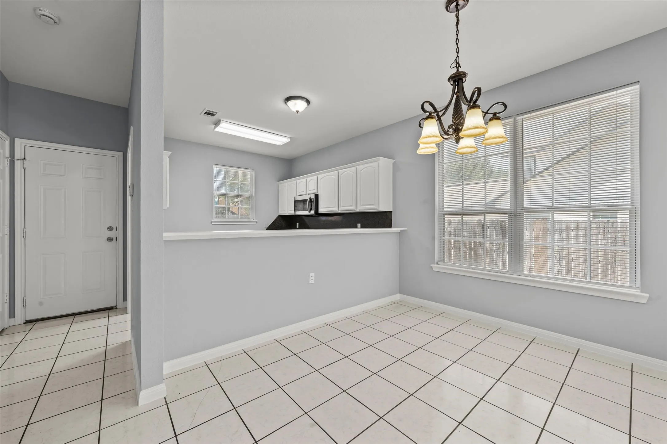 Single Family Residence For Sale in Mc Lennan County , 1206 N 15th Street, Waco, Texas 76707, 3 Bedroom, 2 Bathroom, 2 Garage spaces, 1,478 Sqft, built in 2007, mls#21357928, Real Estate Agent in Waco, Homes For Sale in Mc Lennan county, Homes For Sale in Waco, Realtor in Waco Texas, Real Estate Brokerage Independent Realty Texas, Luminita Cordes Realtor