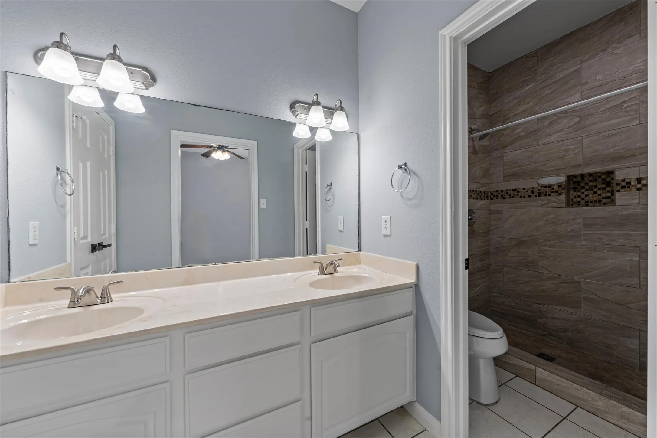 Single Family Residence For Sale in Mc Lennan County , 1206 N 15th Street, Waco, Texas 76707, 3 Bedroom, 2 Bathroom, 2 Garage spaces, 1,478 Sqft, built in 2007, mls#21357928, Real Estate Agent in Waco, Homes For Sale in Mc Lennan county, Homes For Sale in Waco, Realtor in Waco Texas, Real Estate Brokerage Independent Realty Texas, Luminita Cordes Realtor