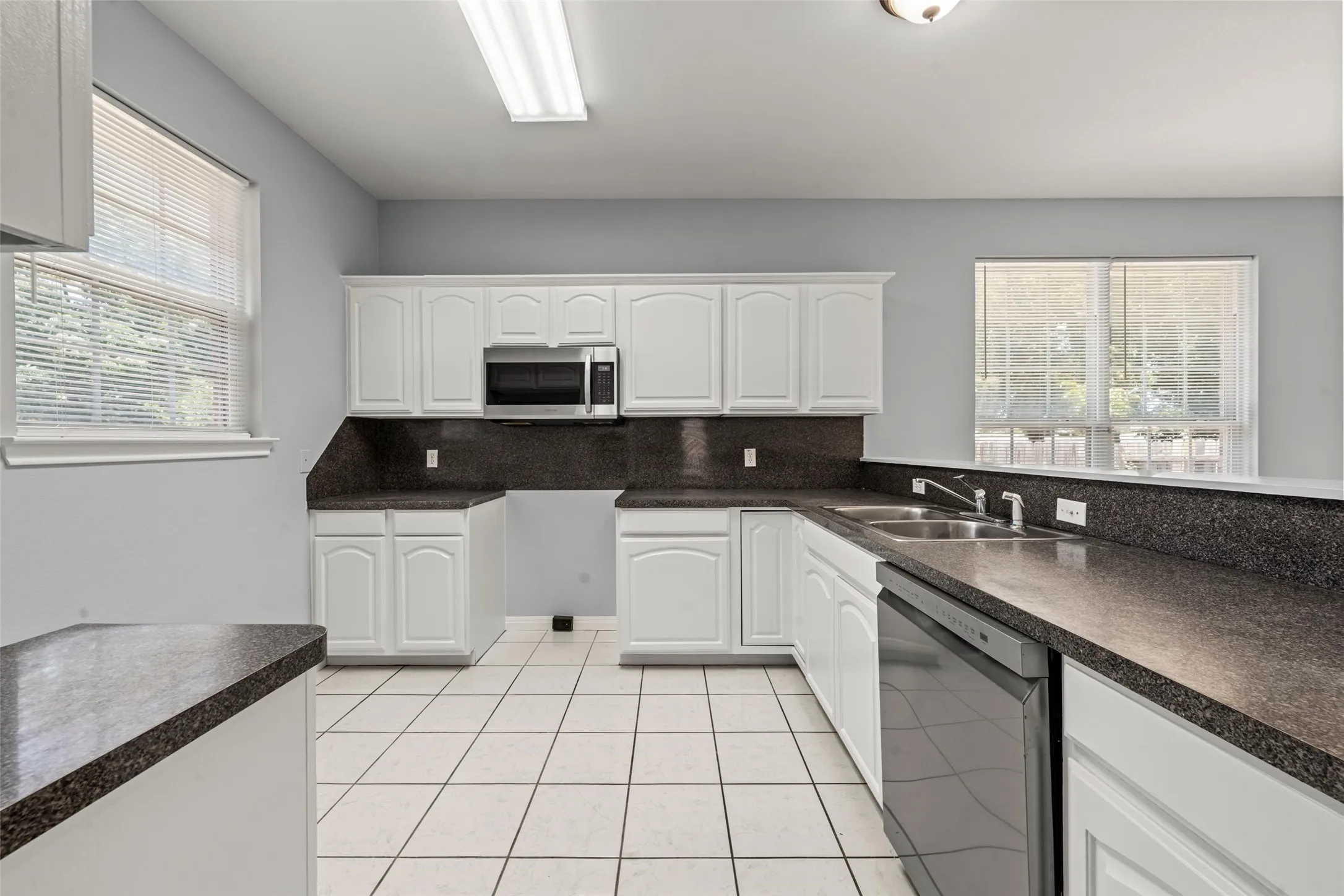 Single Family Residence For Sale in Mc Lennan County , 1206 N 15th Street, Waco, Texas 76707, 3 Bedroom, 2 Bathroom, 2 Garage spaces, 1,478 Sqft, built in 2007, mls#21357928, Real Estate Agent in Waco, Homes For Sale in Mc Lennan county, Homes For Sale in Waco, Realtor in Waco Texas, Real Estate Brokerage Independent Realty Texas, Luminita Cordes Realtor