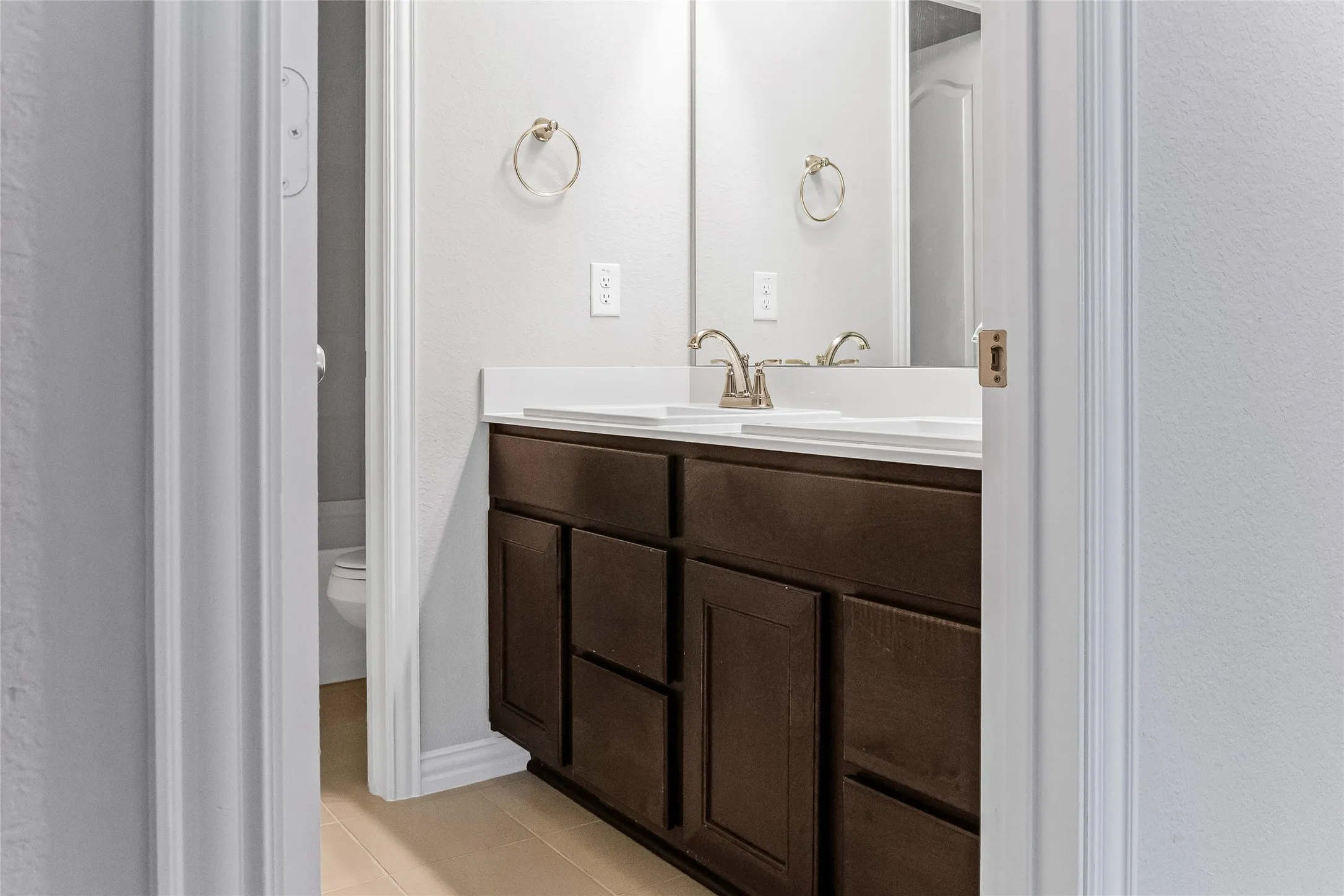 Townhouse For Sale in Grayson County , 3730 Malibu Drive, Sherman, Texas 75090, 3 Bedroom, 3 Bathroom, 2 Garage spaces, 1,672 Sqft, built in 2022, mls#21358381, Real Estate Agent in Sherman, Homes For Sale in Grayson county, Homes For Sale in Sherman, Realtor in Sherman Texas, Real Estate Brokerage Independent Realty Texas, Luminita Cordes Realtor