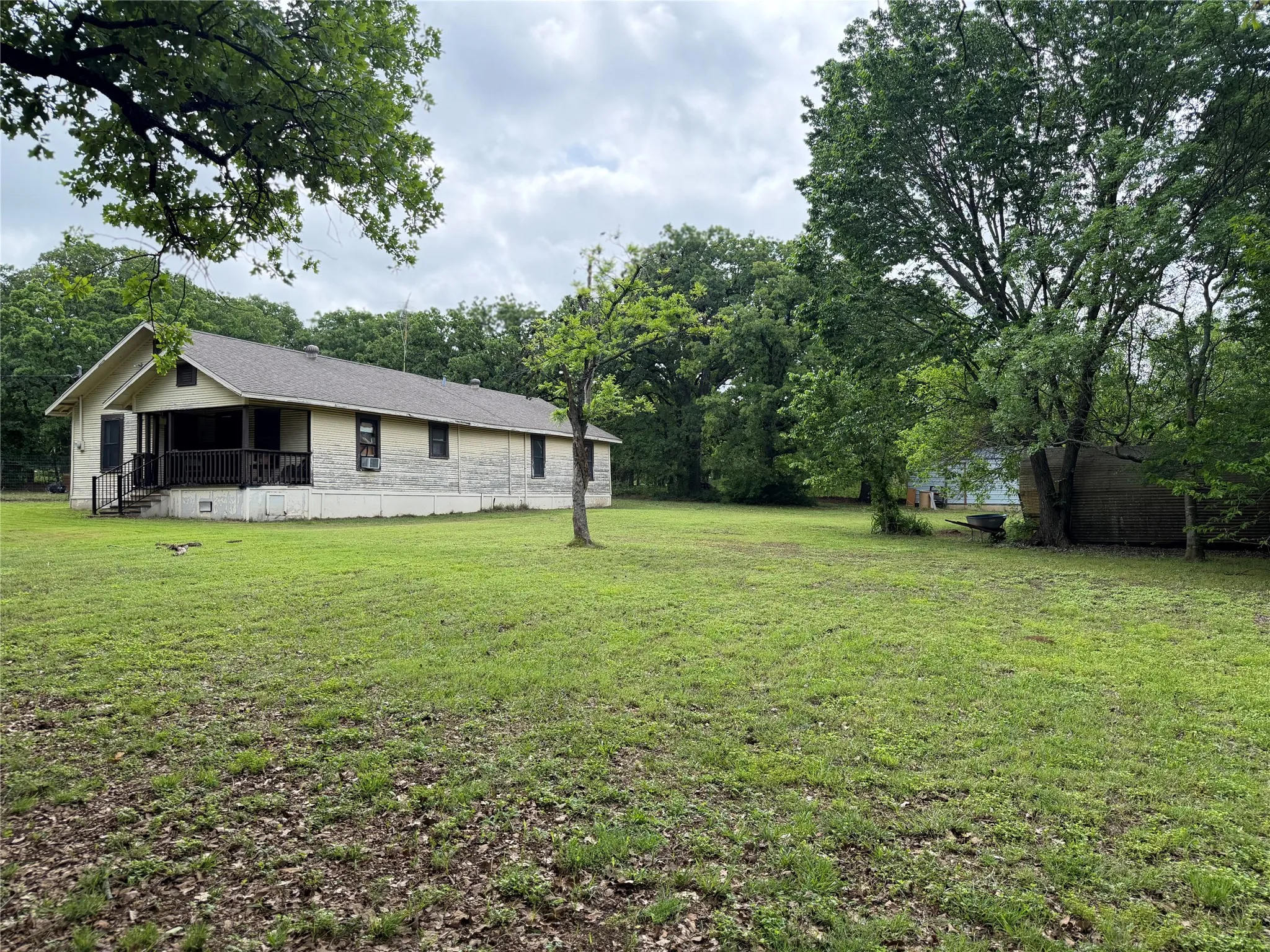 Single Family Residence For Sale in Johnson County , 2512 Timber Road, Burleson, Texas 76028, 3 Bedroom, 2 Bathroom, 2 Garage spaces, 1,860 Sqft, built in 1970, mls#21358279, Real Estate Agent in Burleson, Homes For Sale in Johnson county, Homes For Sale in Burleson, Realtor in Burleson Texas, Real Estate Brokerage Independent Realty Texas, Luminita Cordes Realtor