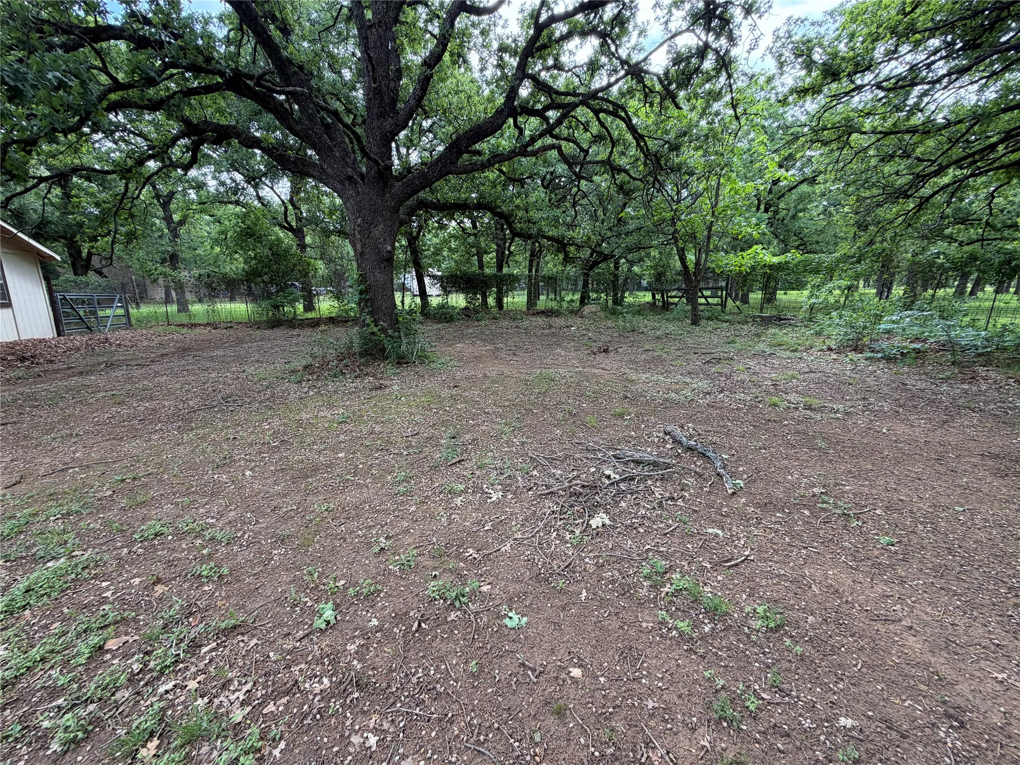 Single Family Residence For Sale in Johnson County , 2512 Timber Road, Burleson, Texas 76028, 3 Bedroom, 2 Bathroom, 2 Garage spaces, 1,860 Sqft, built in 1970, mls#21358279, Real Estate Agent in Burleson, Homes For Sale in Johnson county, Homes For Sale in Burleson, Realtor in Burleson Texas, Real Estate Brokerage Independent Realty Texas, Luminita Cordes Realtor