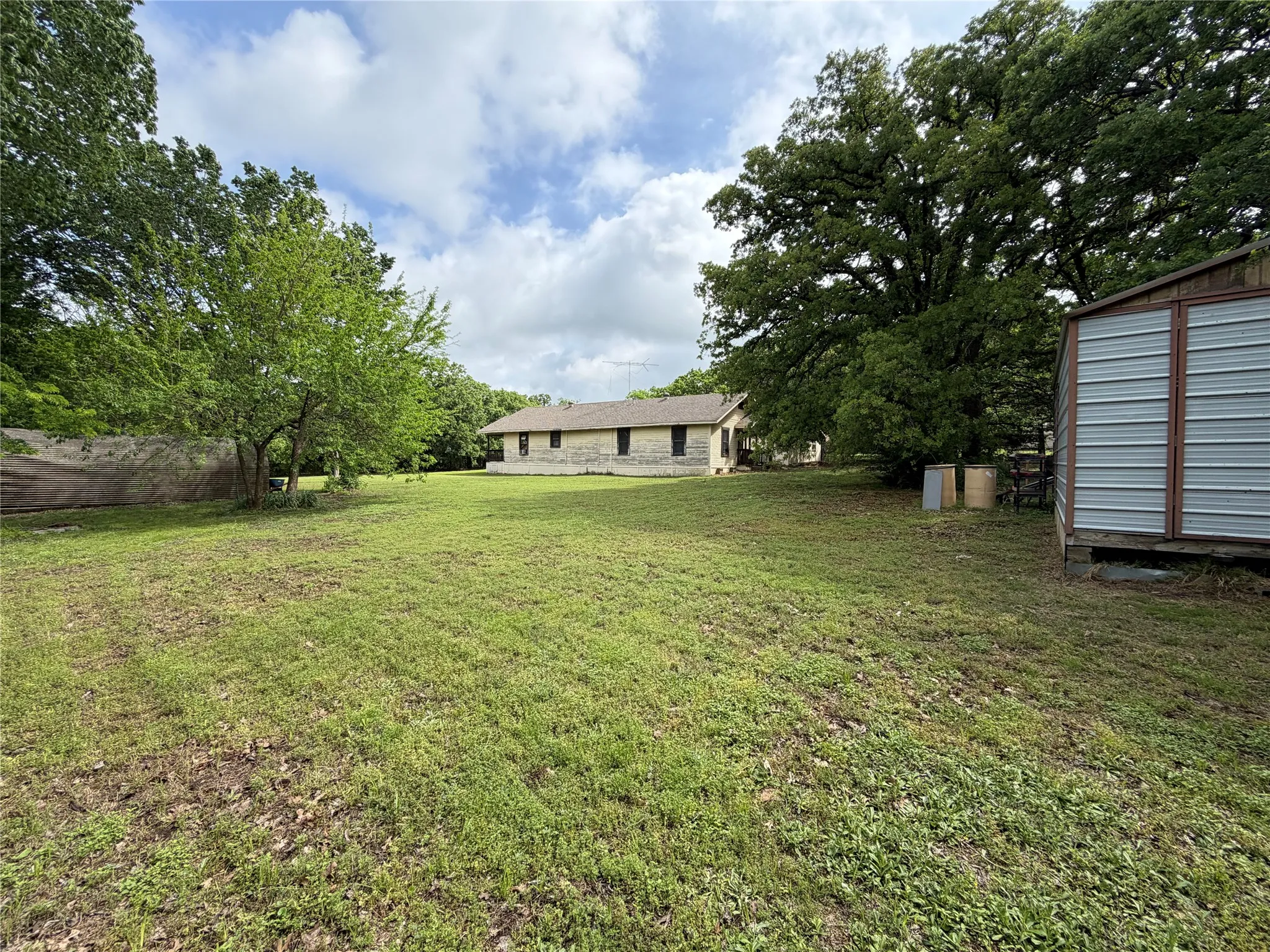 Single Family Residence For Sale in Johnson County , 2512 Timber Road, Burleson, Texas 76028, 3 Bedroom, 2 Bathroom, 2 Garage spaces, 1,860 Sqft, built in 1970, mls#21358279, Real Estate Agent in Burleson, Homes For Sale in Johnson county, Homes For Sale in Burleson, Realtor in Burleson Texas, Real Estate Brokerage Independent Realty Texas, Luminita Cordes Realtor