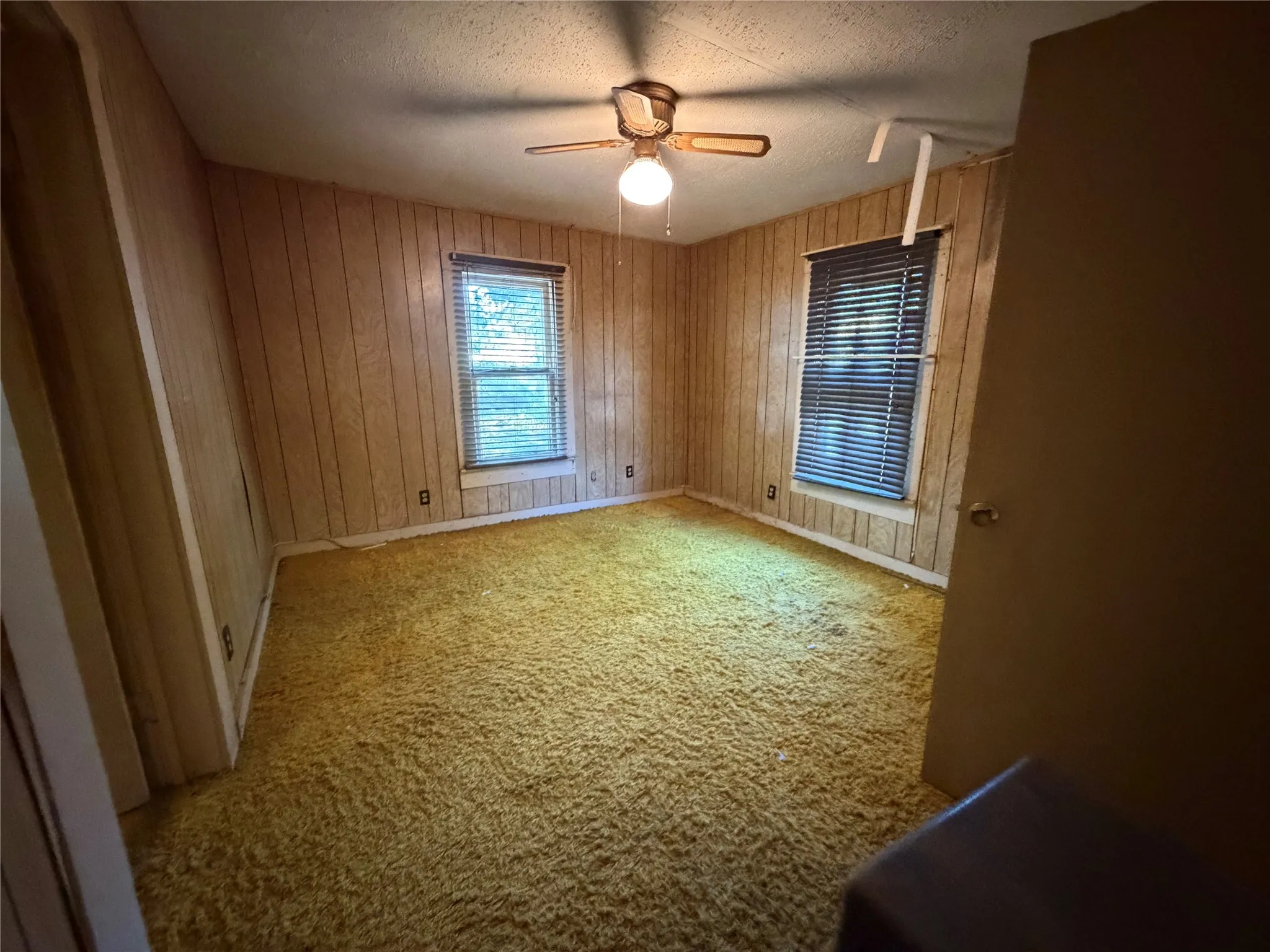 Single Family Residence For Sale in Johnson County , 2512 Timber Road, Burleson, Texas 76028, 3 Bedroom, 2 Bathroom, 2 Garage spaces, 1,860 Sqft, built in 1970, mls#21358279, Real Estate Agent in Burleson, Homes For Sale in Johnson county, Homes For Sale in Burleson, Realtor in Burleson Texas, Real Estate Brokerage Independent Realty Texas, Luminita Cordes Realtor