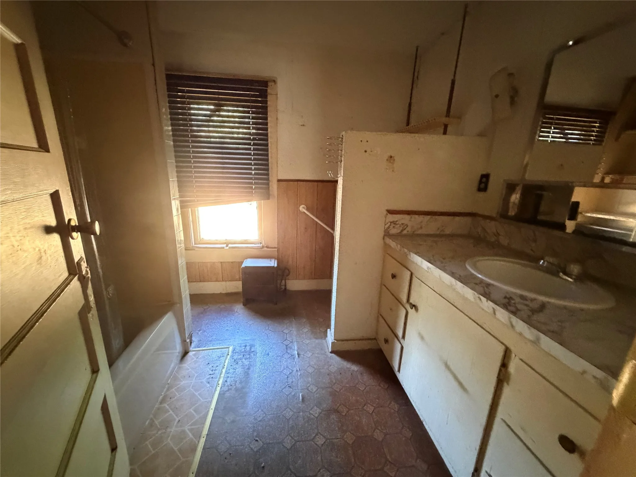 Single Family Residence For Sale in Johnson County , 2512 Timber Road, Burleson, Texas 76028, 3 Bedroom, 2 Bathroom, 2 Garage spaces, 1,860 Sqft, built in 1970, mls#21358279, Real Estate Agent in Burleson, Homes For Sale in Johnson county, Homes For Sale in Burleson, Realtor in Burleson Texas, Real Estate Brokerage Independent Realty Texas, Luminita Cordes Realtor