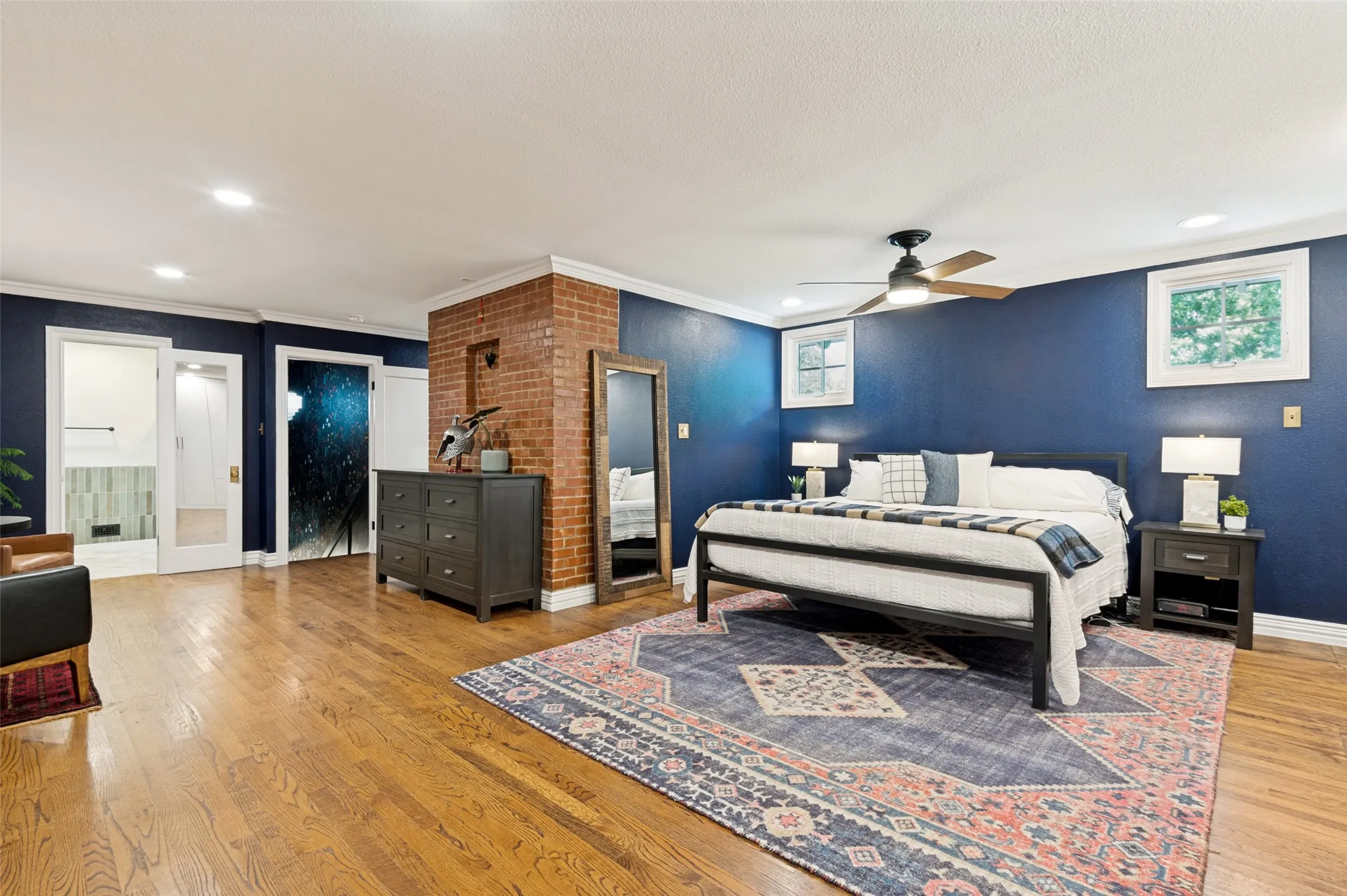 Single Family Residence For Sale in Dallas County , 1420 Junior Drive, Dallas, Texas 75208, 3 Bedroom, 2 Bathroom, 1 Garage spaces, 2,639 Sqft, built in 1938, mls#21358366, Real Estate Agent in Dallas, Homes For Sale in Dallas county, Homes For Sale in Dallas, Realtor in Dallas Texas, Real Estate Brokerage Independent Realty Texas, Luminita Cordes Realtor