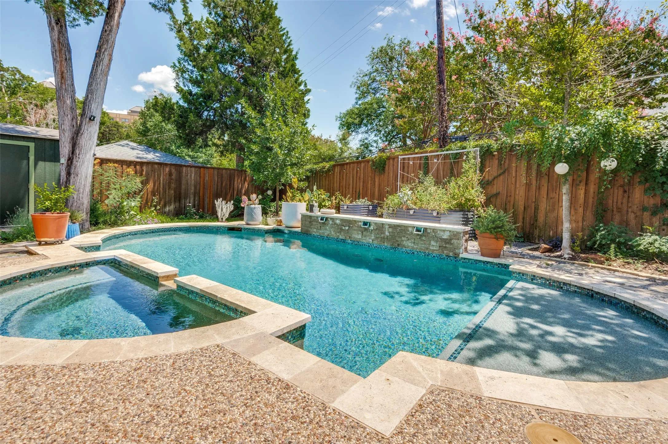 Single Family Residence For Sale in Dallas County , 1420 Junior Drive, Dallas, Texas 75208, 3 Bedroom, 2 Bathroom, 1 Garage spaces, 2,639 Sqft, built in 1938, mls#21358366, Real Estate Agent in Dallas, Homes For Sale in Dallas county, Homes For Sale in Dallas, Realtor in Dallas Texas, Real Estate Brokerage Independent Realty Texas, Luminita Cordes Realtor