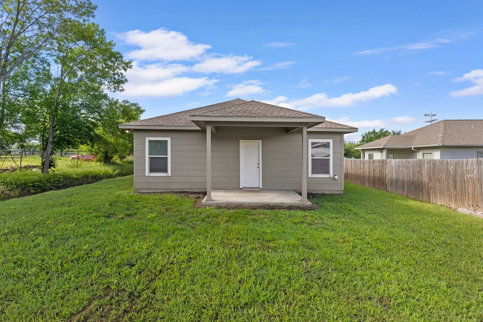 Single Family Residence For Rent in Hunt County , 4210 Park Street, Greenville, Texas 75401, 3 Bedroom, 2 Bathroom, 1 Garage spaces, 1,454 Sqft, built in 2021, mls#21358398, Real Estate Agent in Greenville, Homes For Rent in Hunt county, Homes For Rent in Greenville, Realtor in Greenville Texas, Real Estate Brokerage Independent Realty Texas, Luminita Cordes Realtor